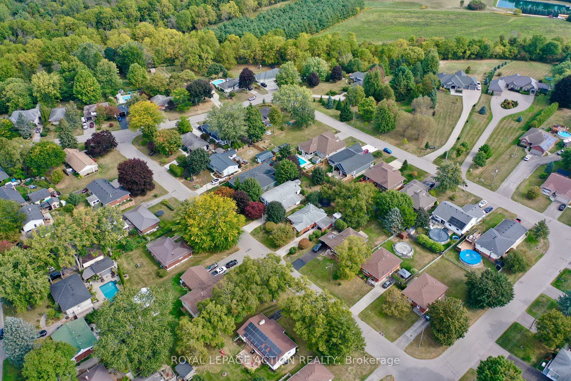 Photo 31 of 14 Jackson Heights, Norfolk, Port Dover — HOMEH