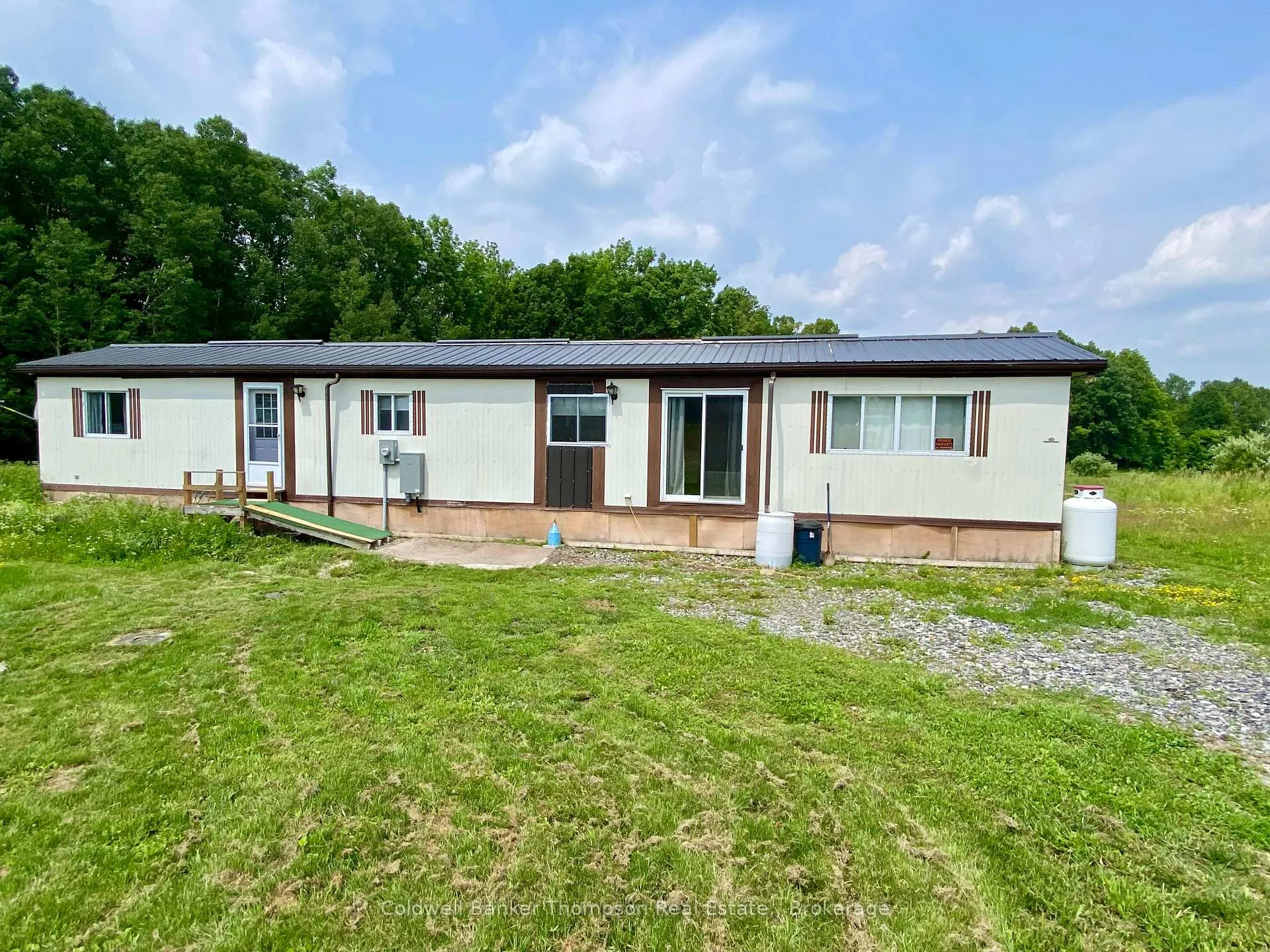 Photo 2 of 28 Hilltop Road S, Parry Sound Remote Area, Arnstein — HOMEH