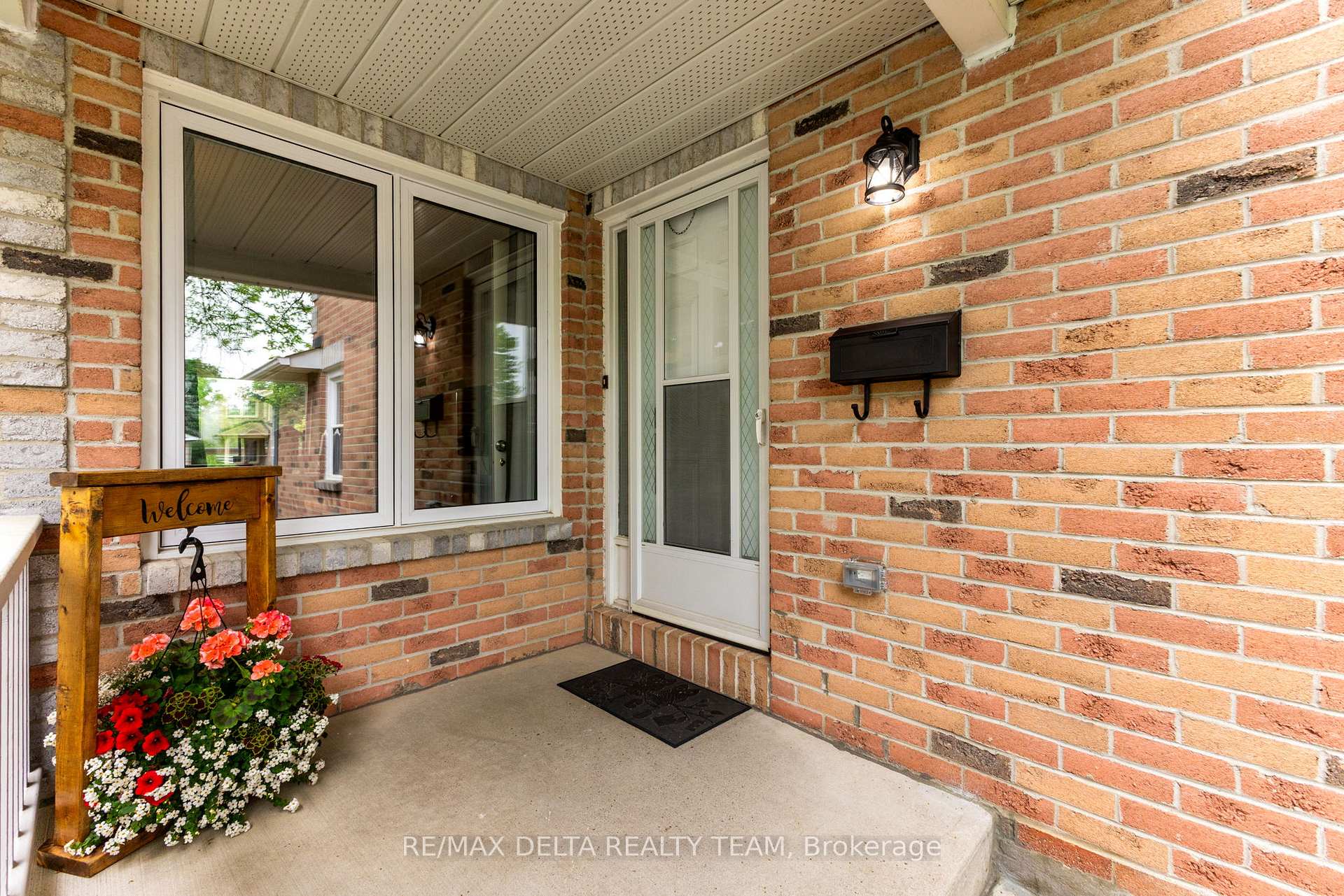 Photo 3 of 1677 Des Perdrix Crescent, Ottawa, Orleans/Sunridge — HOMEH