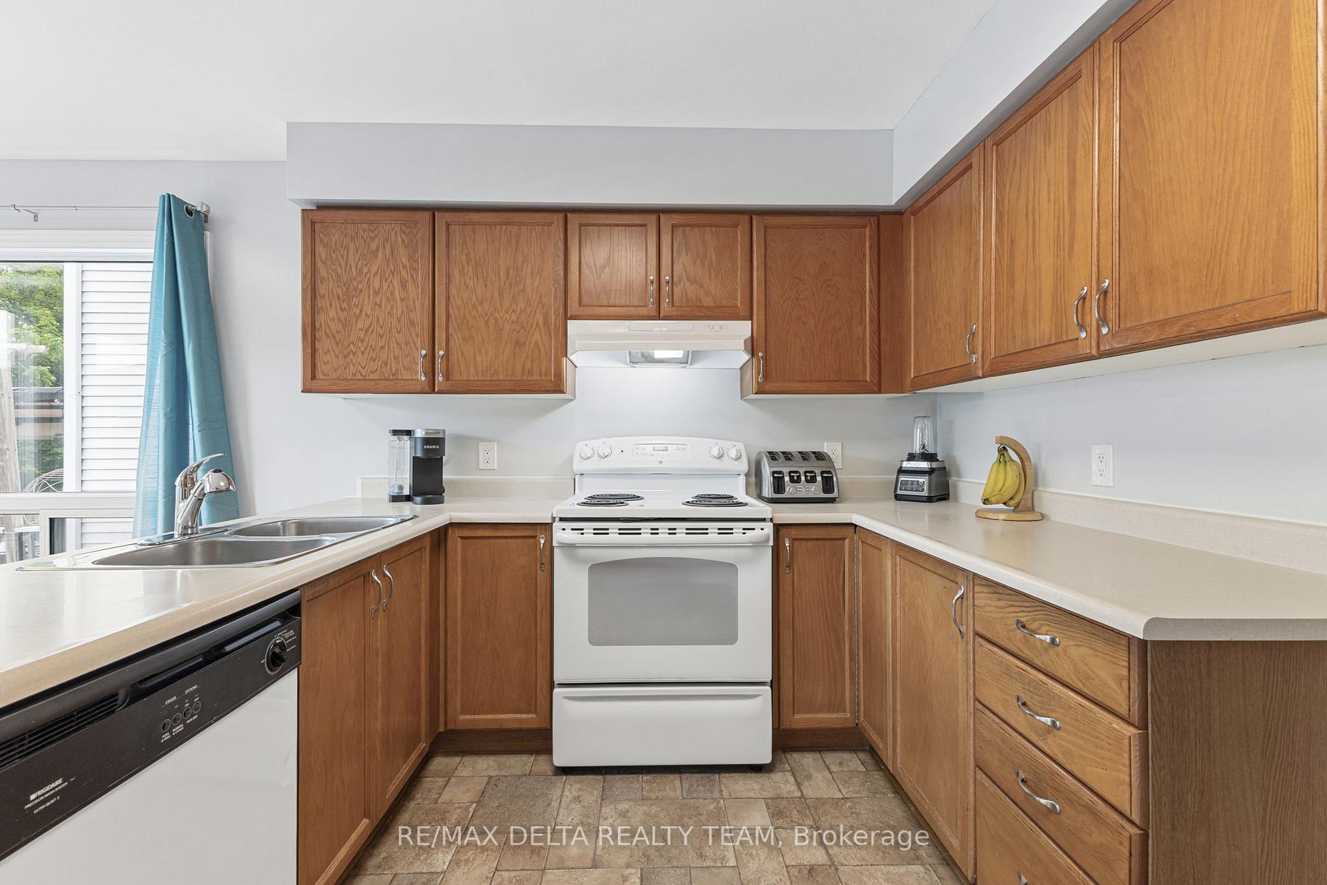 Photo 11 of 1677 Des Perdrix Crescent, Ottawa, Orleans/Sunridge — HOMEH