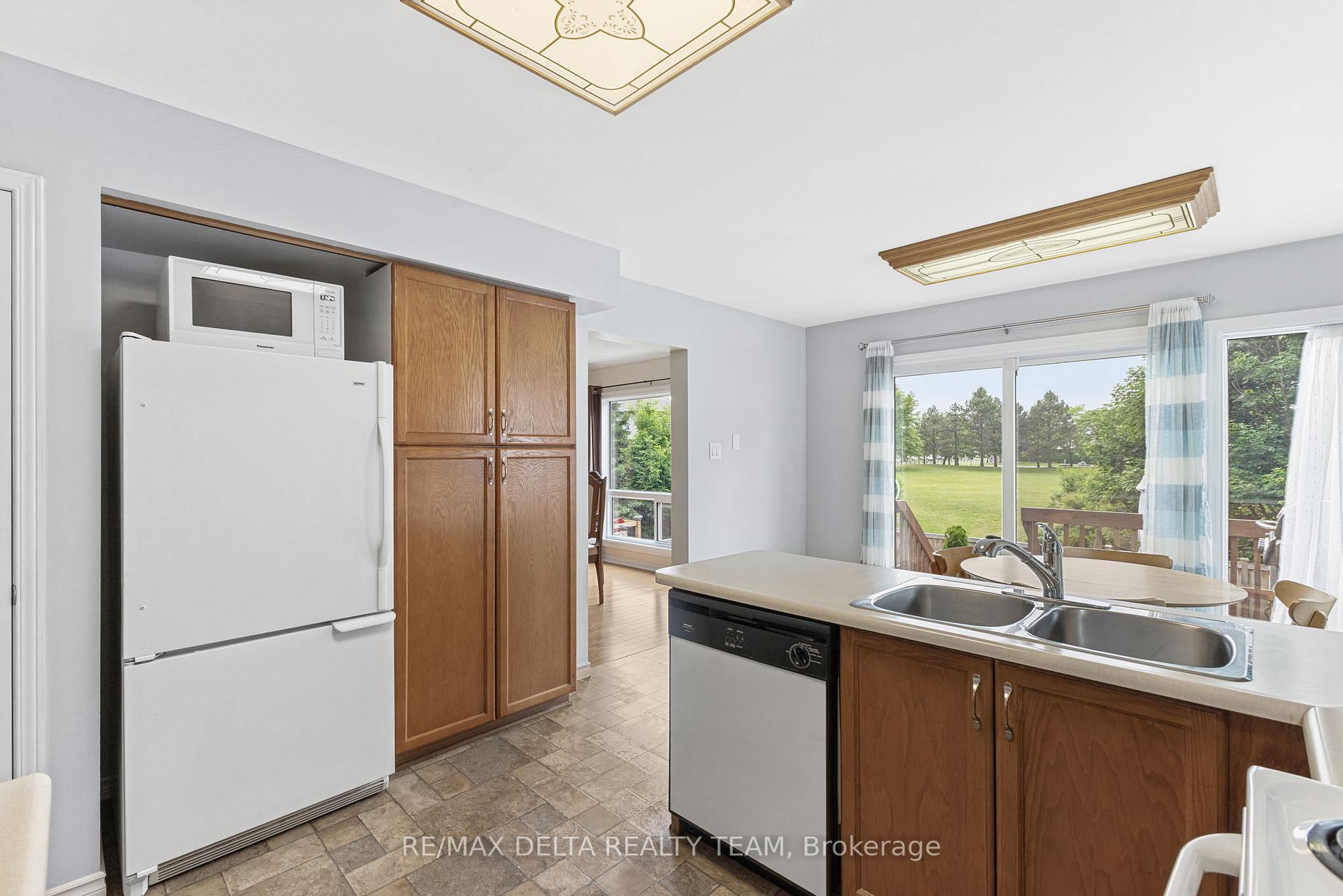 Photo 12 of 1677 Des Perdrix Crescent, Ottawa, Orleans/Sunridge — HOMEH