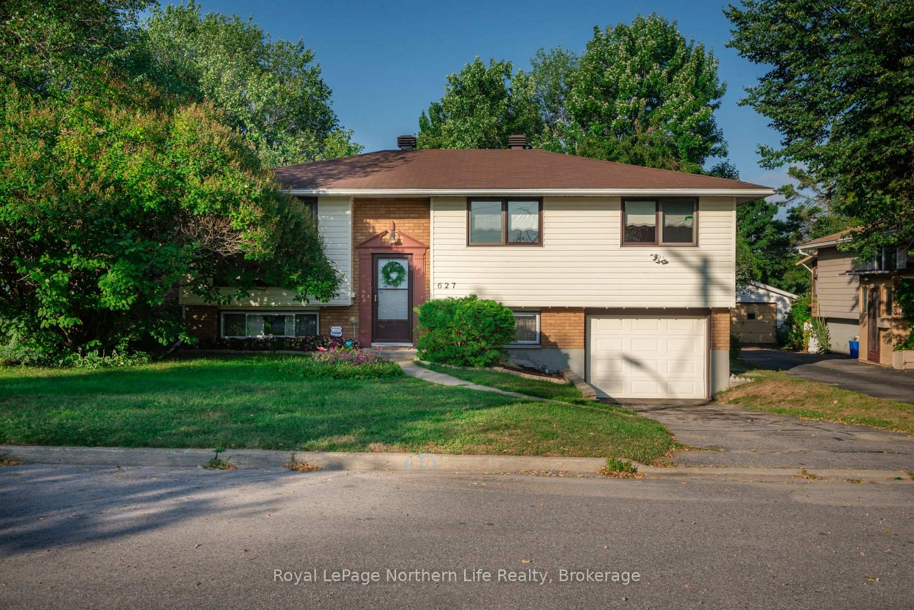 Photo 1 of 627 Hardy Street, North Bay, Central — HOMEH
