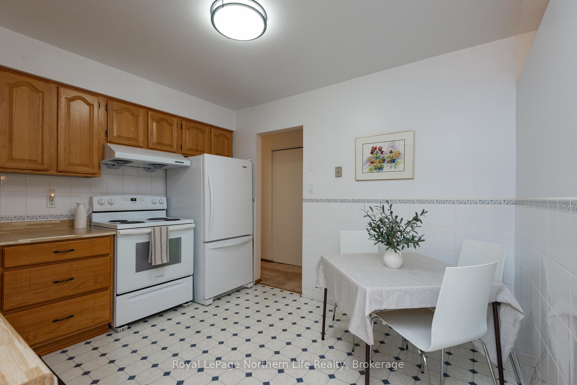 Photo 7 of 627 Hardy Street, North Bay, Central — HOMEH