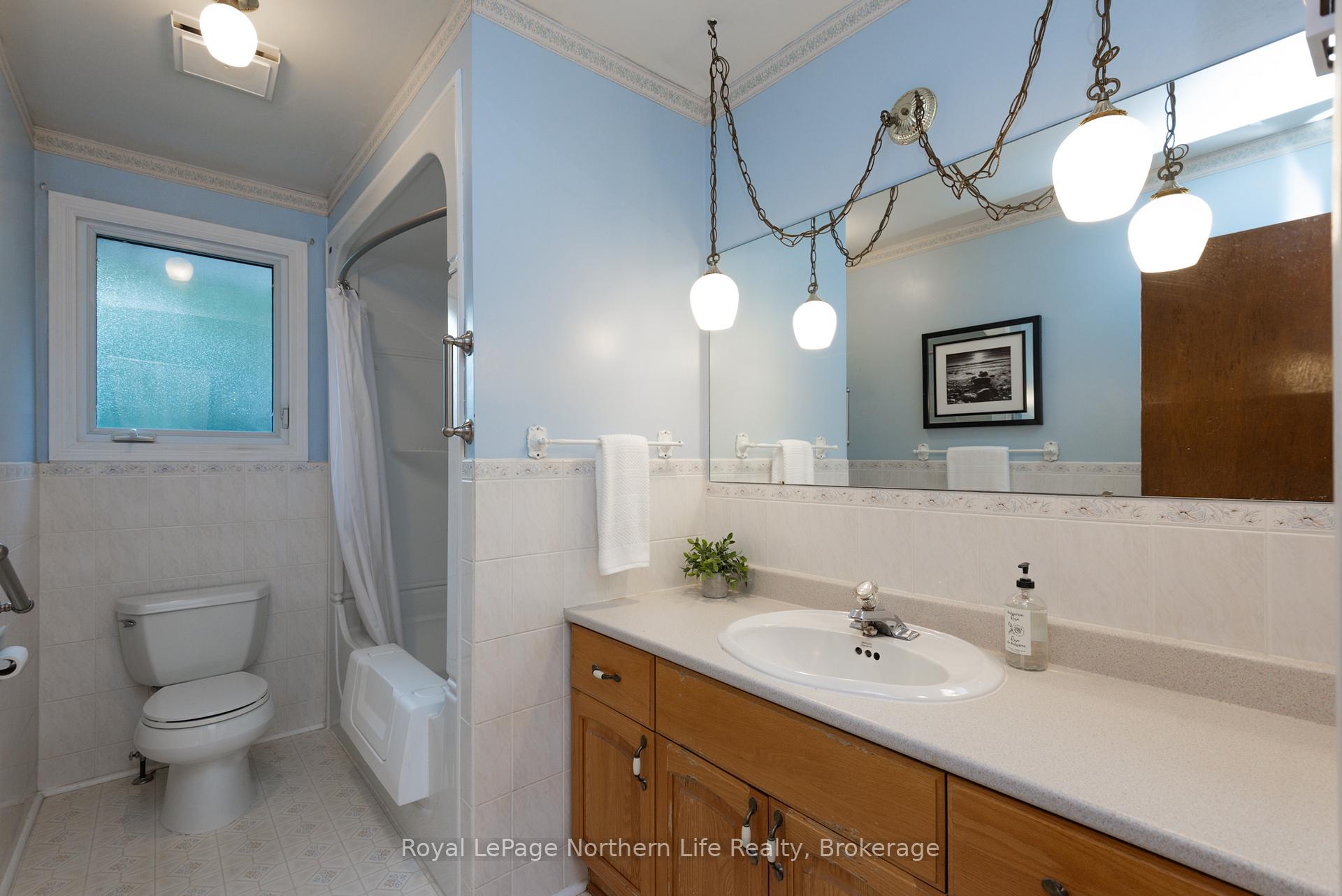 Photo 21 of 627 Hardy Street, North Bay, Central — HOMEH