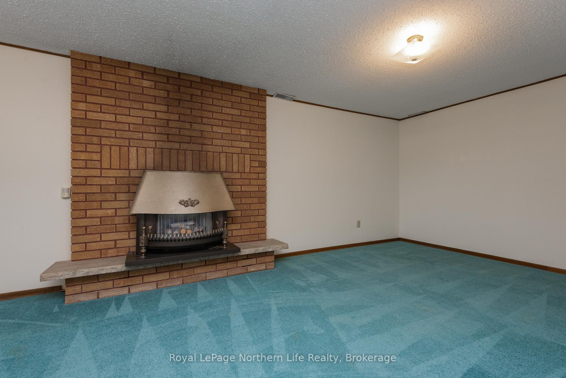 Photo 26 of 627 Hardy Street, North Bay, Central — HOMEH