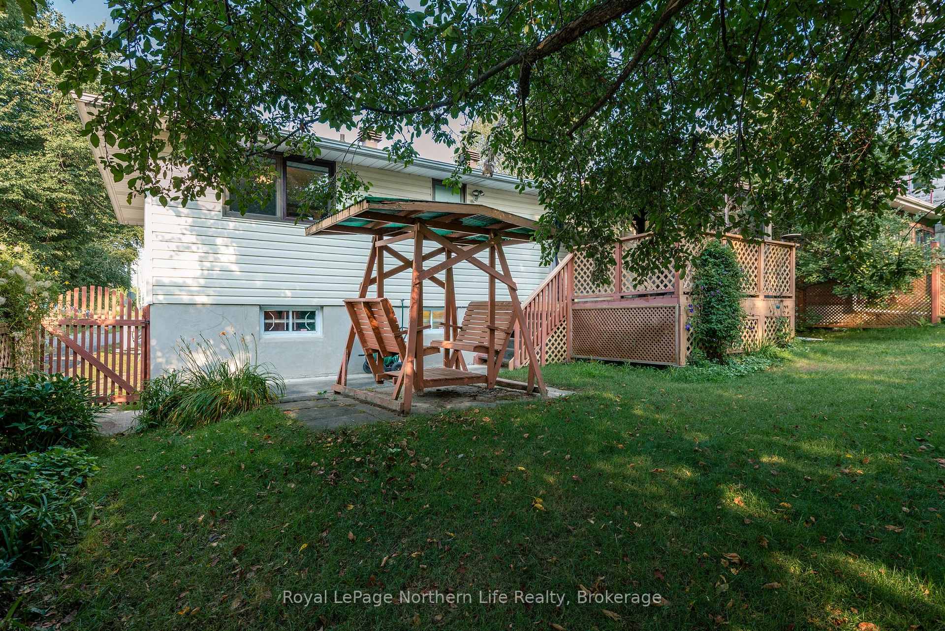 Photo 37 of 627 Hardy Street, North Bay, Central — HOMEH
