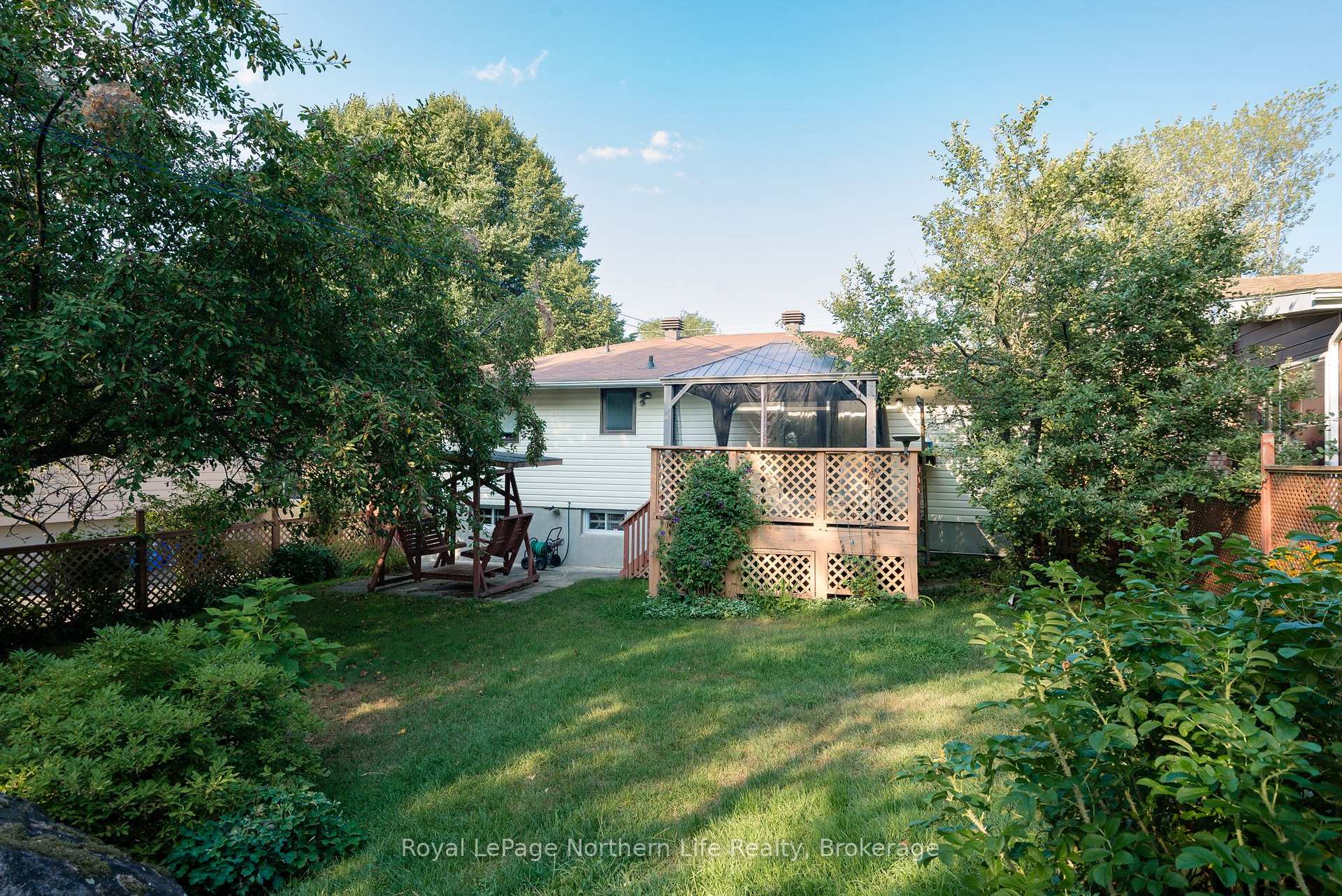 Photo 41 of 627 Hardy Street, North Bay, Central — HOMEH