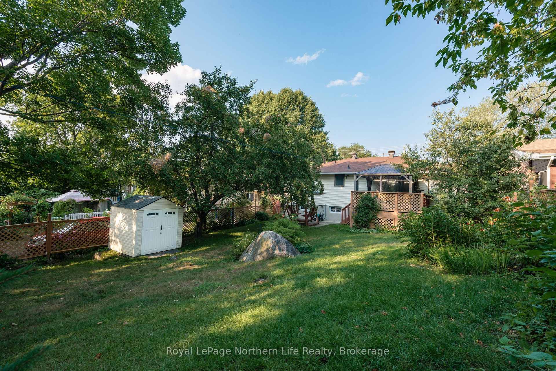 Photo 43 of 627 Hardy Street, North Bay, Central — HOMEH