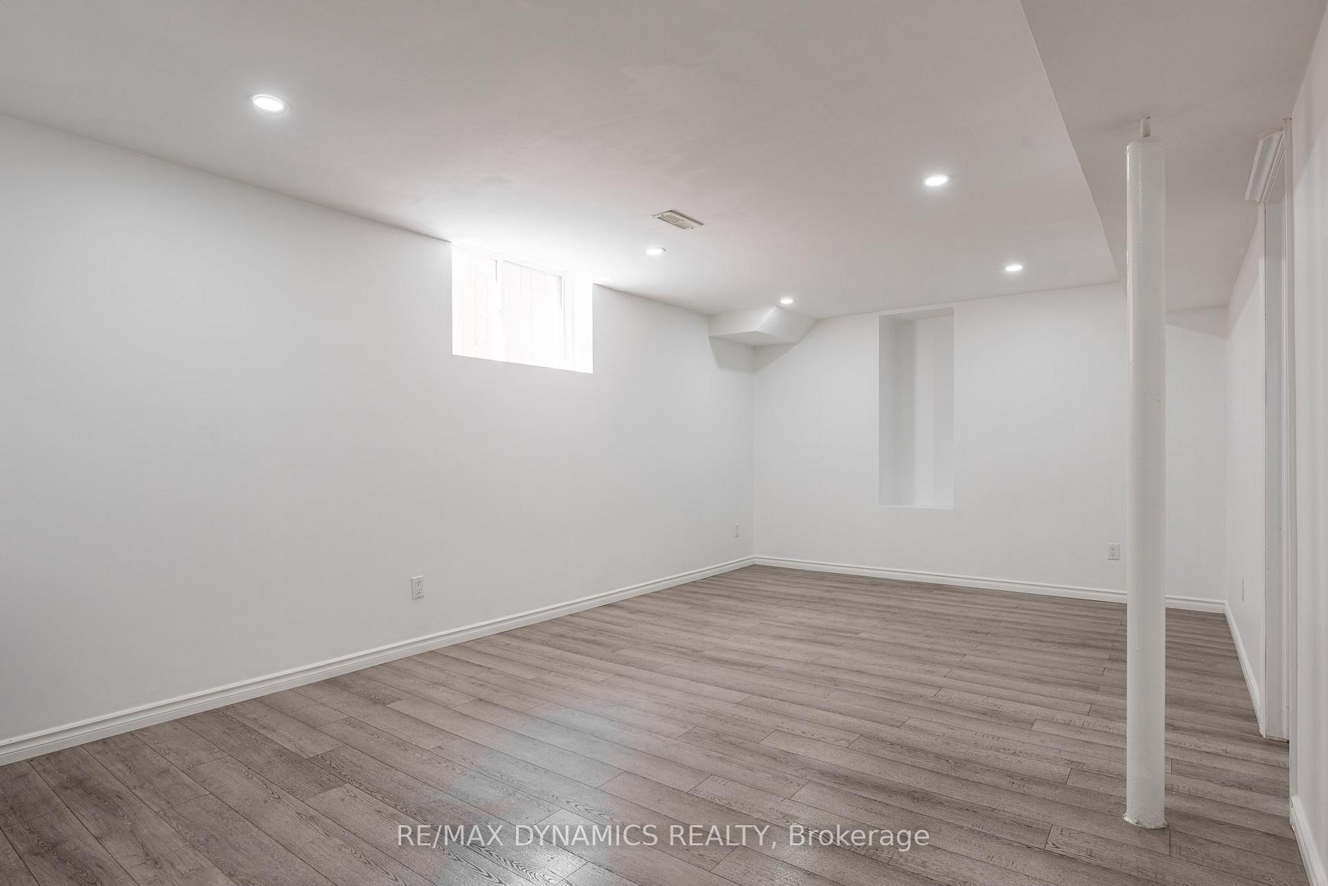 Photo 6 of 8417 Jeffrey Court, Niagara Falls, Forestview — HOMEH