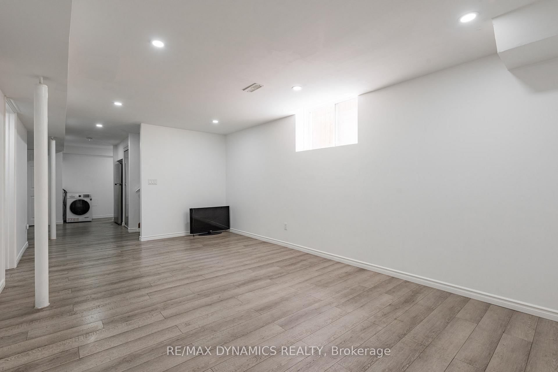 Photo 8 of 8417 Jeffrey Court, Niagara Falls, Forestview — HOMEH