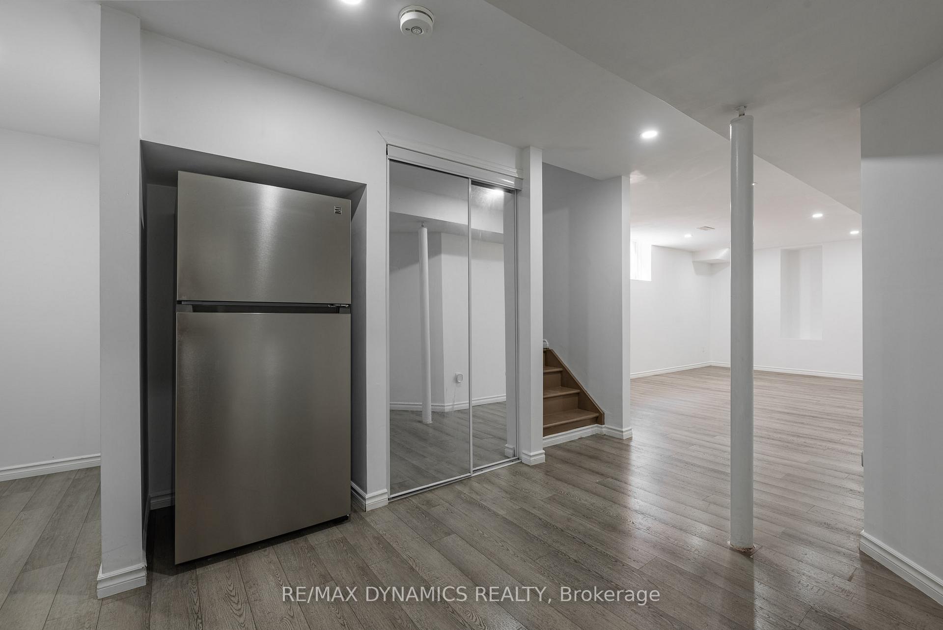 Photo 10 of 8417 Jeffrey Court, Niagara Falls, Forestview — HOMEH
