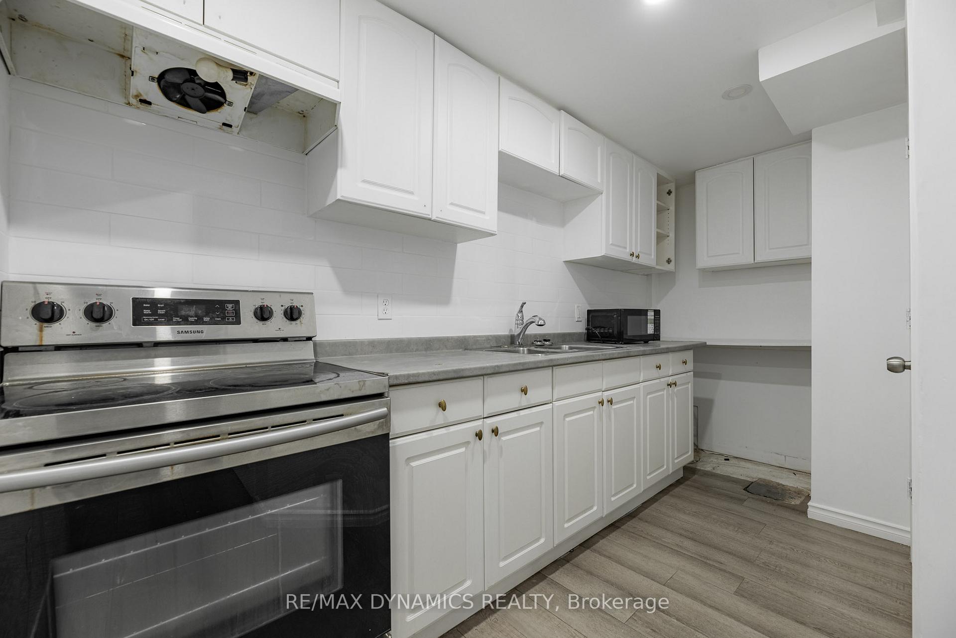 Photo 12 of 8417 Jeffrey Court, Niagara Falls, Forestview — HOMEH