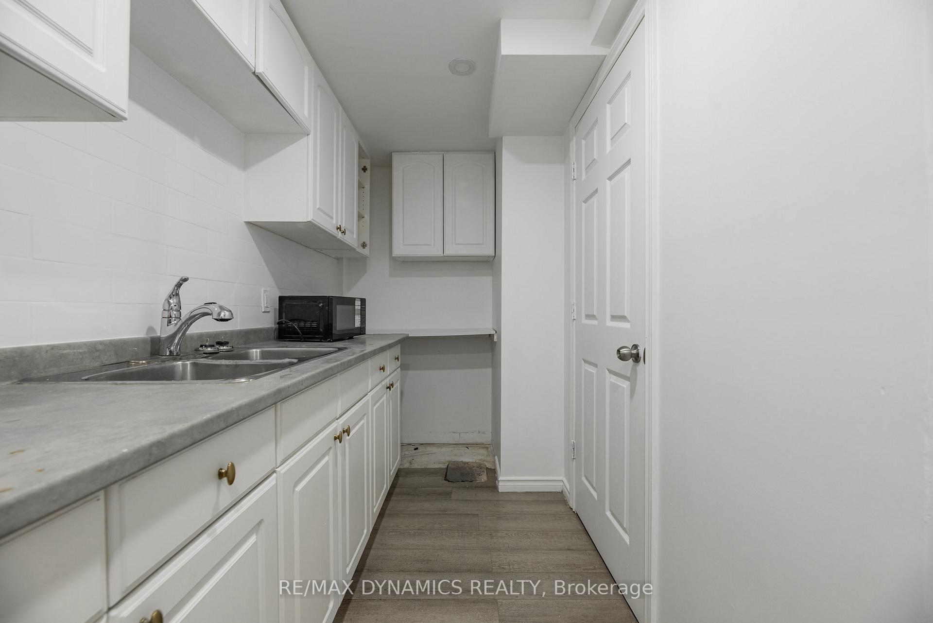 Photo 13 of 8417 Jeffrey Court, Niagara Falls, Forestview — HOMEH