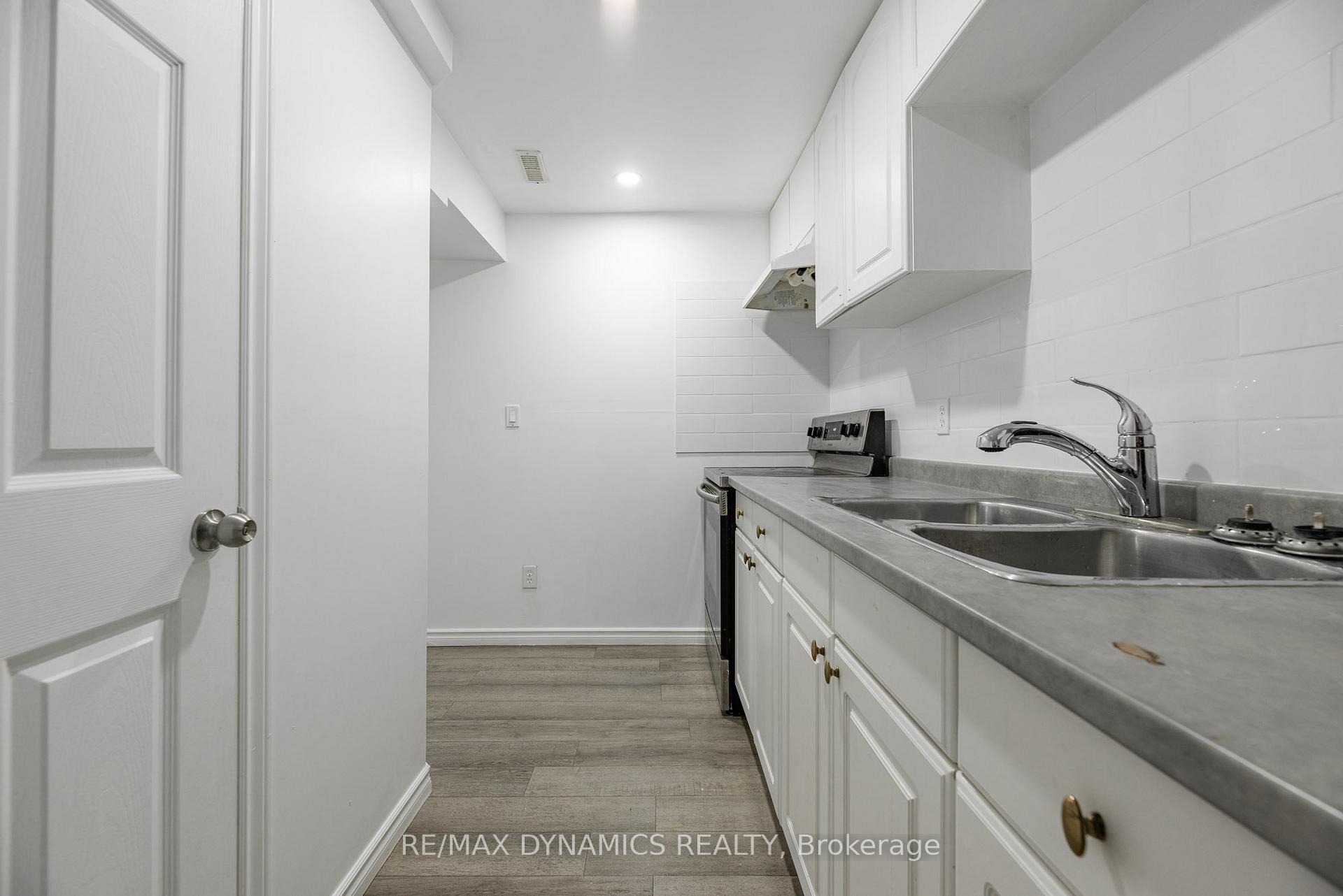 Photo 14 of 8417 Jeffrey Court, Niagara Falls, Forestview — HOMEH