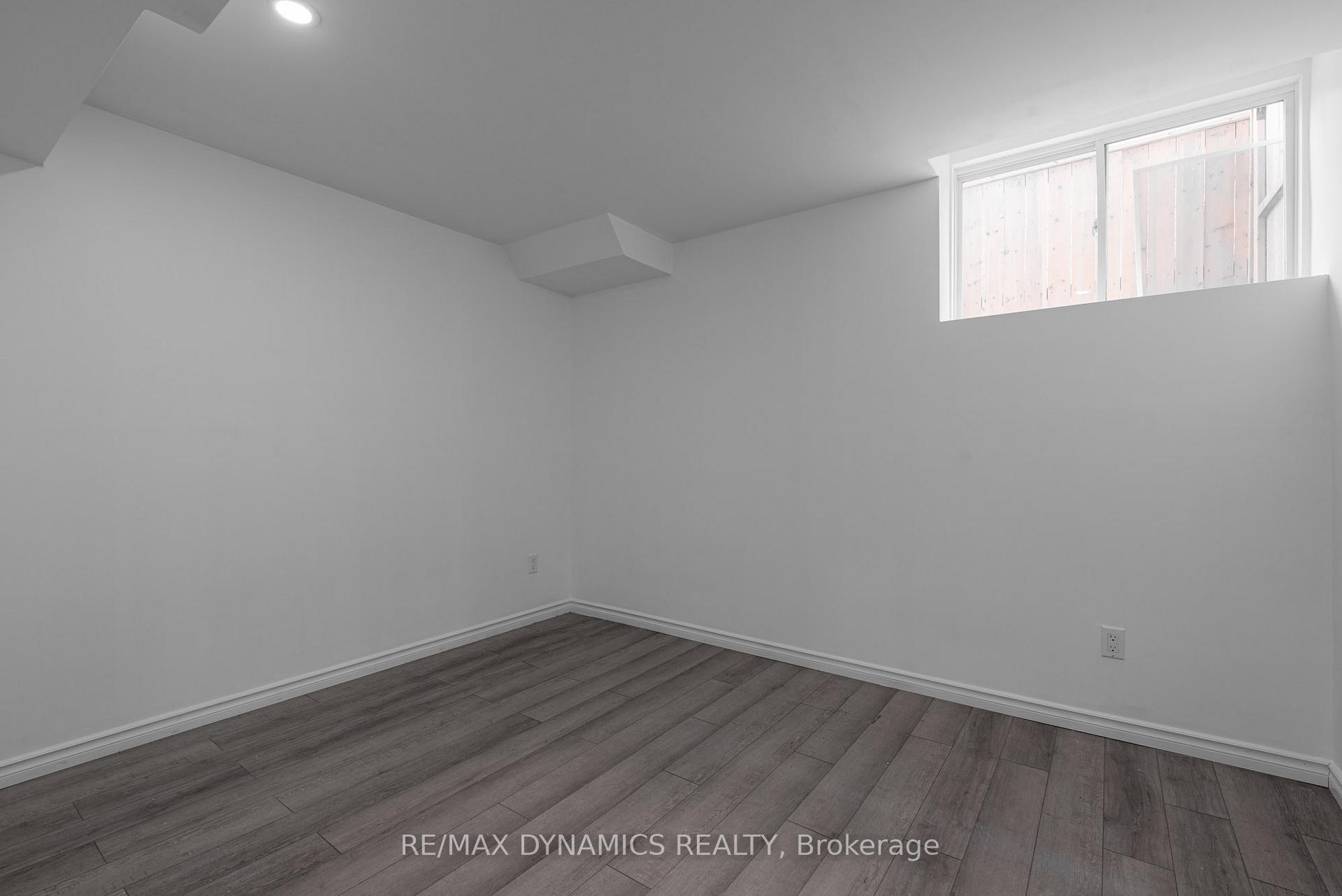 Photo 17 of 8417 Jeffrey Court, Niagara Falls, Forestview — HOMEH