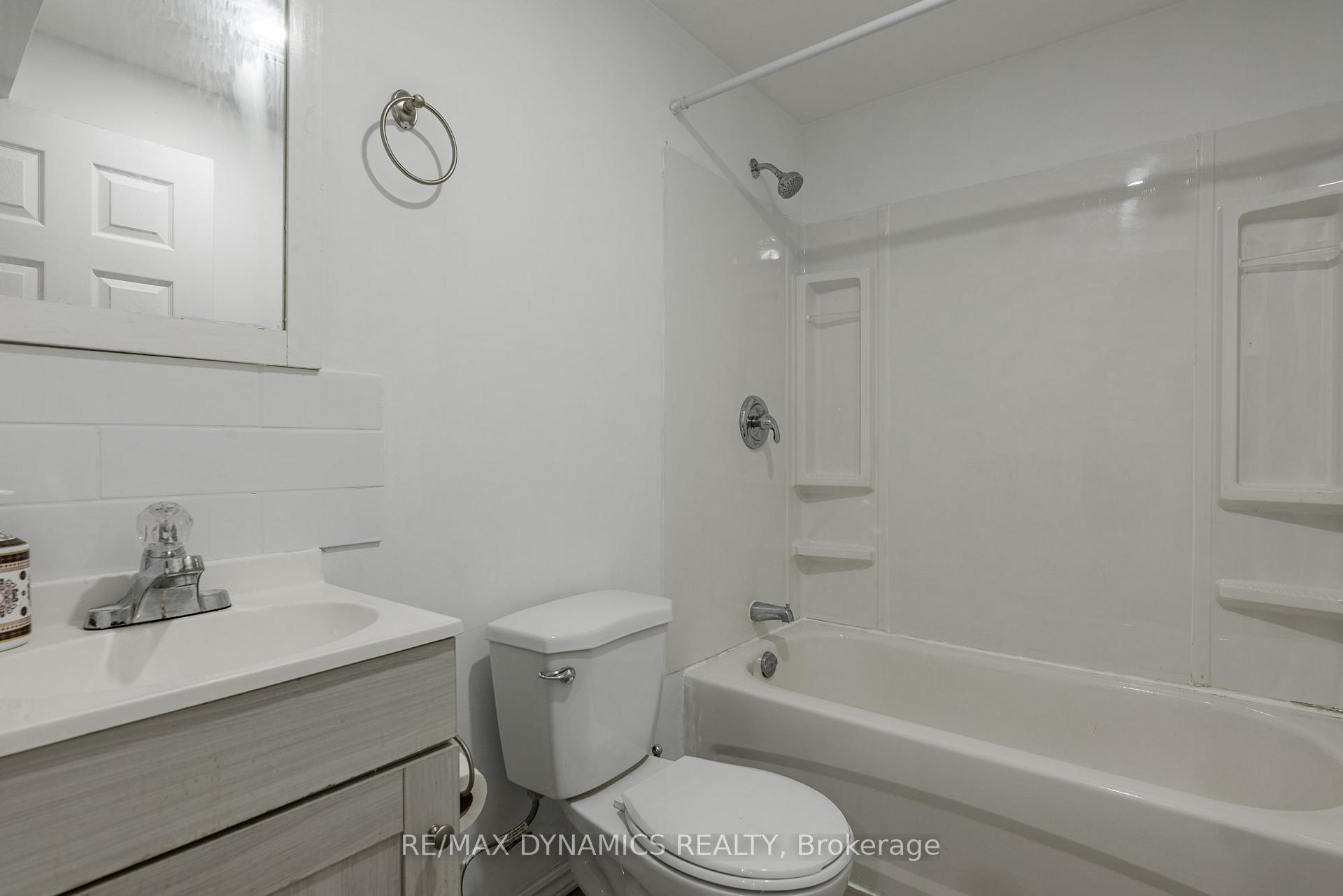 Photo 18 of 8417 Jeffrey Court, Niagara Falls, Forestview — HOMEH