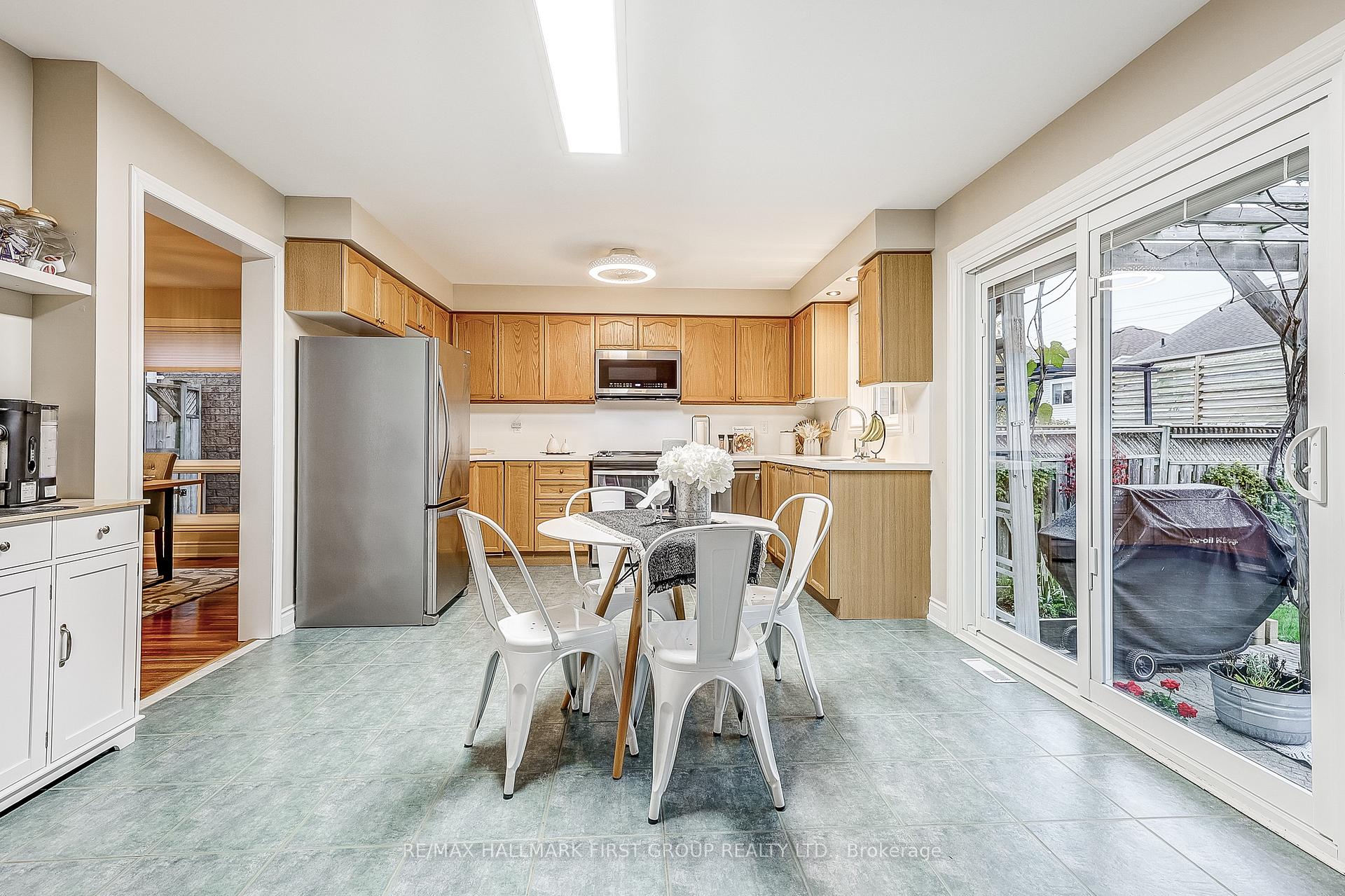Photo 15 of 1429 Lyncroft Crescent, Oshawa, Taunton — HOMEH