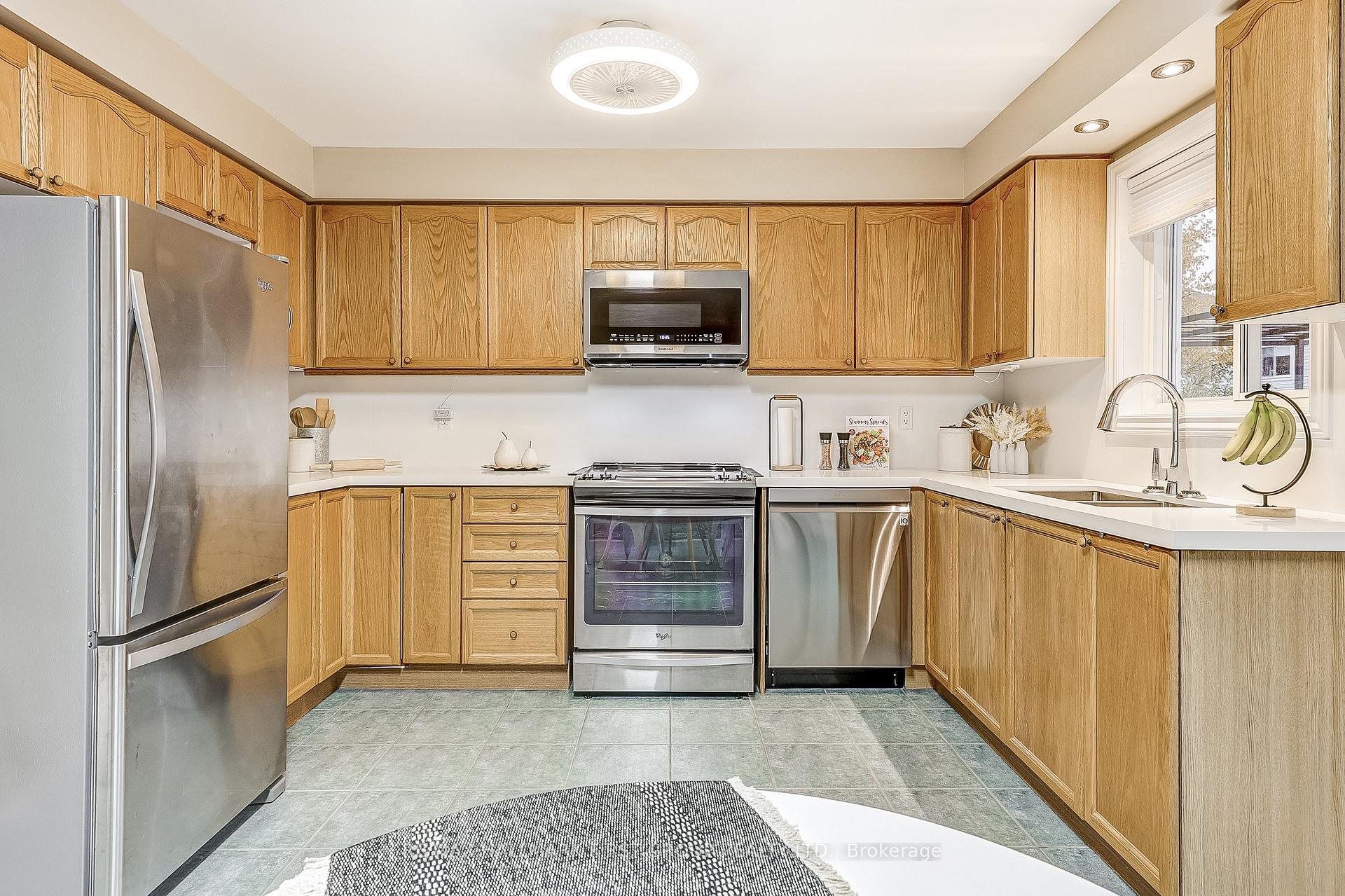Photo 17 of 1429 Lyncroft Crescent, Oshawa, Taunton — HOMEH