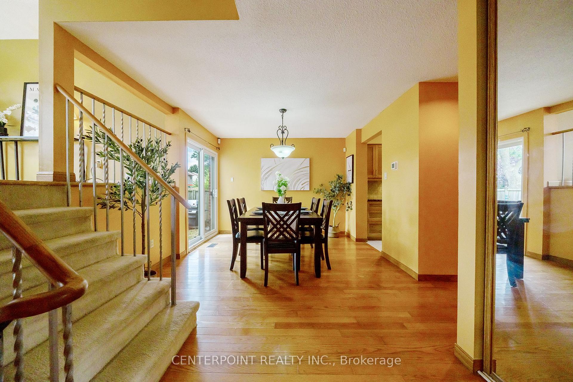 Photo 3 of 4142 Tea Garden Circle, Mississauga, Creditview — HOMEH