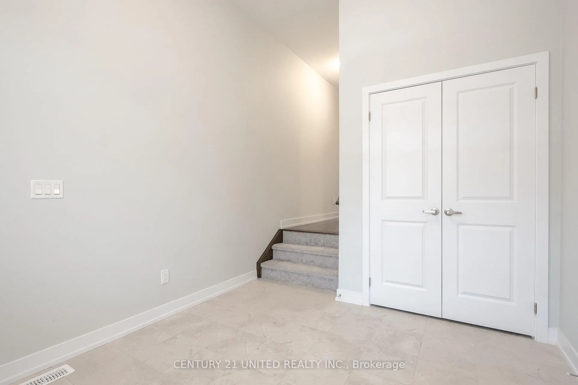 Photo 7 of 1040 Suddard Avenue, Oshawa, Kedron — HOMEH