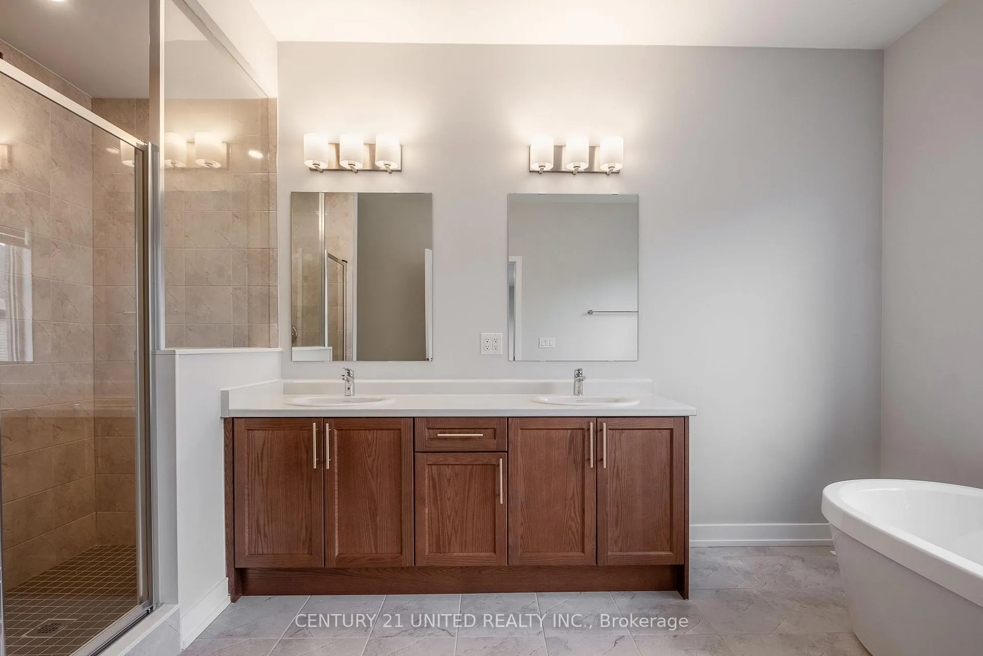 Photo 37 of 1040 Suddard Avenue, Oshawa, Kedron — HOMEH