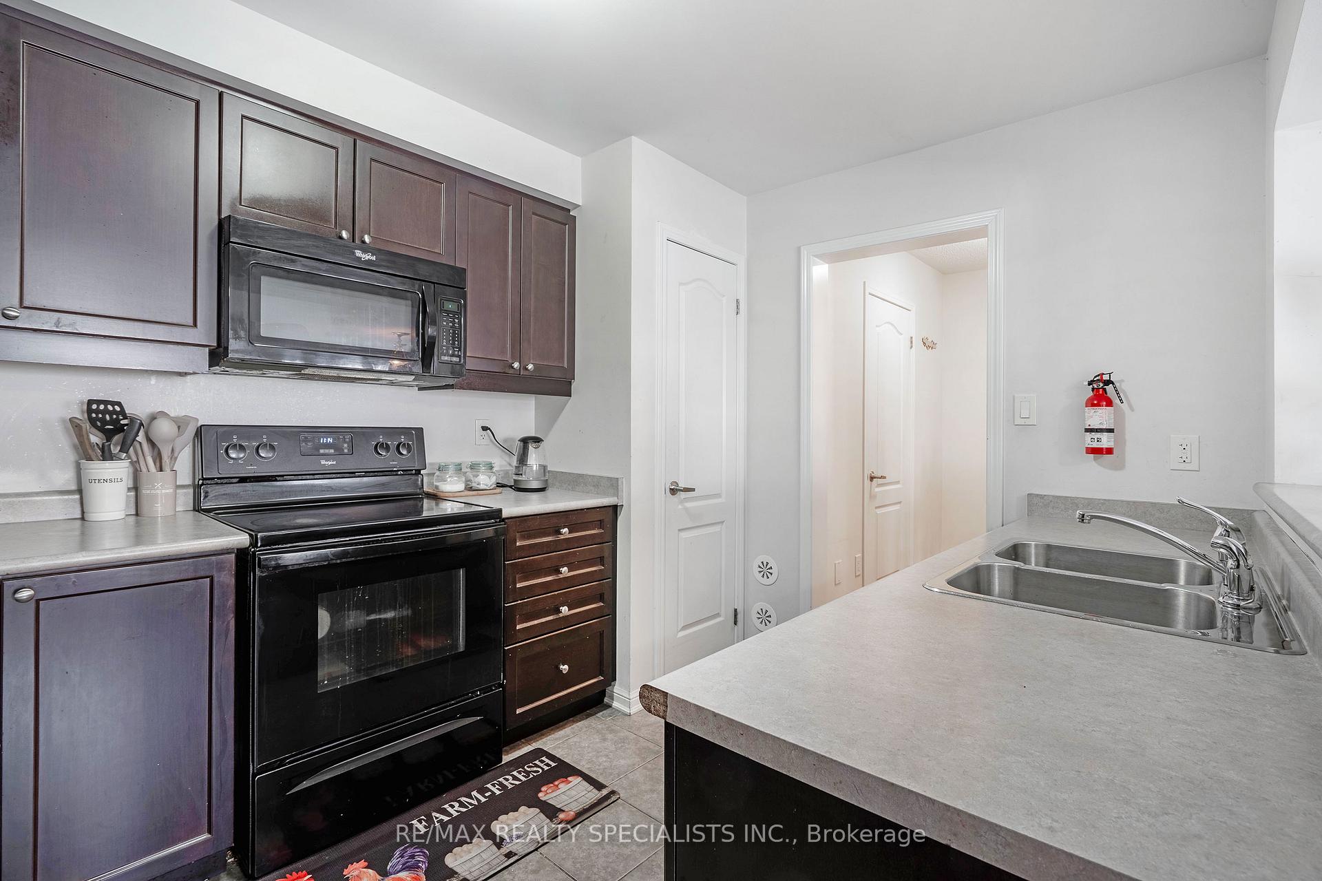 Photo 16 of 912 Nadalin Heights, Milton, Willmott — HOMEH