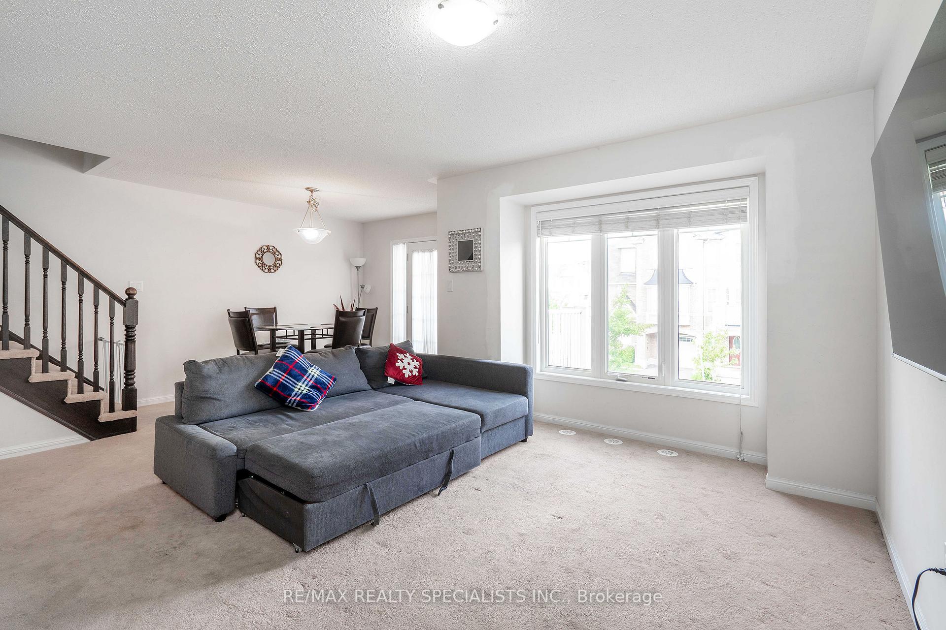 Photo 8 of 912 Nadalin Heights, Milton, Willmott — HOMEH