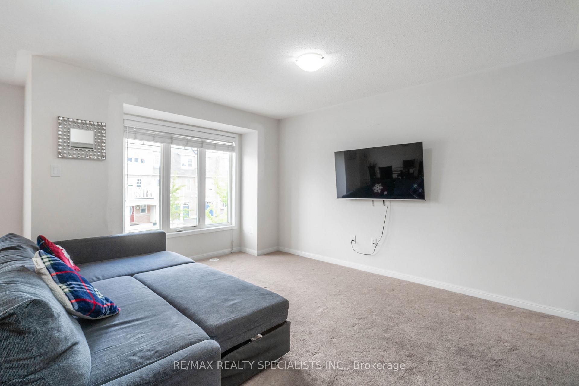 Photo 12 of 912 Nadalin Heights, Milton, Willmott — HOMEH