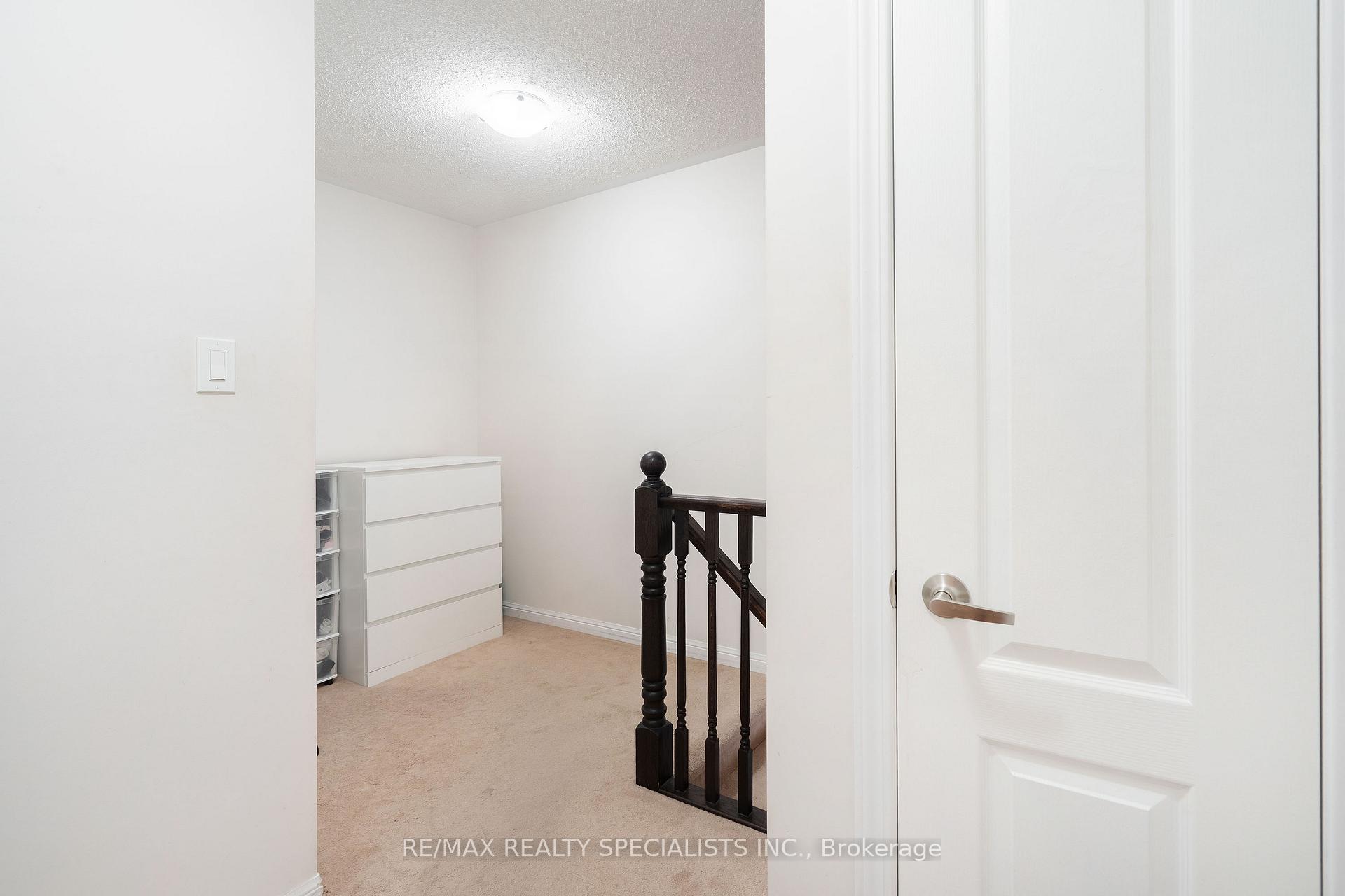 Photo 11 of 912 Nadalin Heights, Milton, Willmott — HOMEH