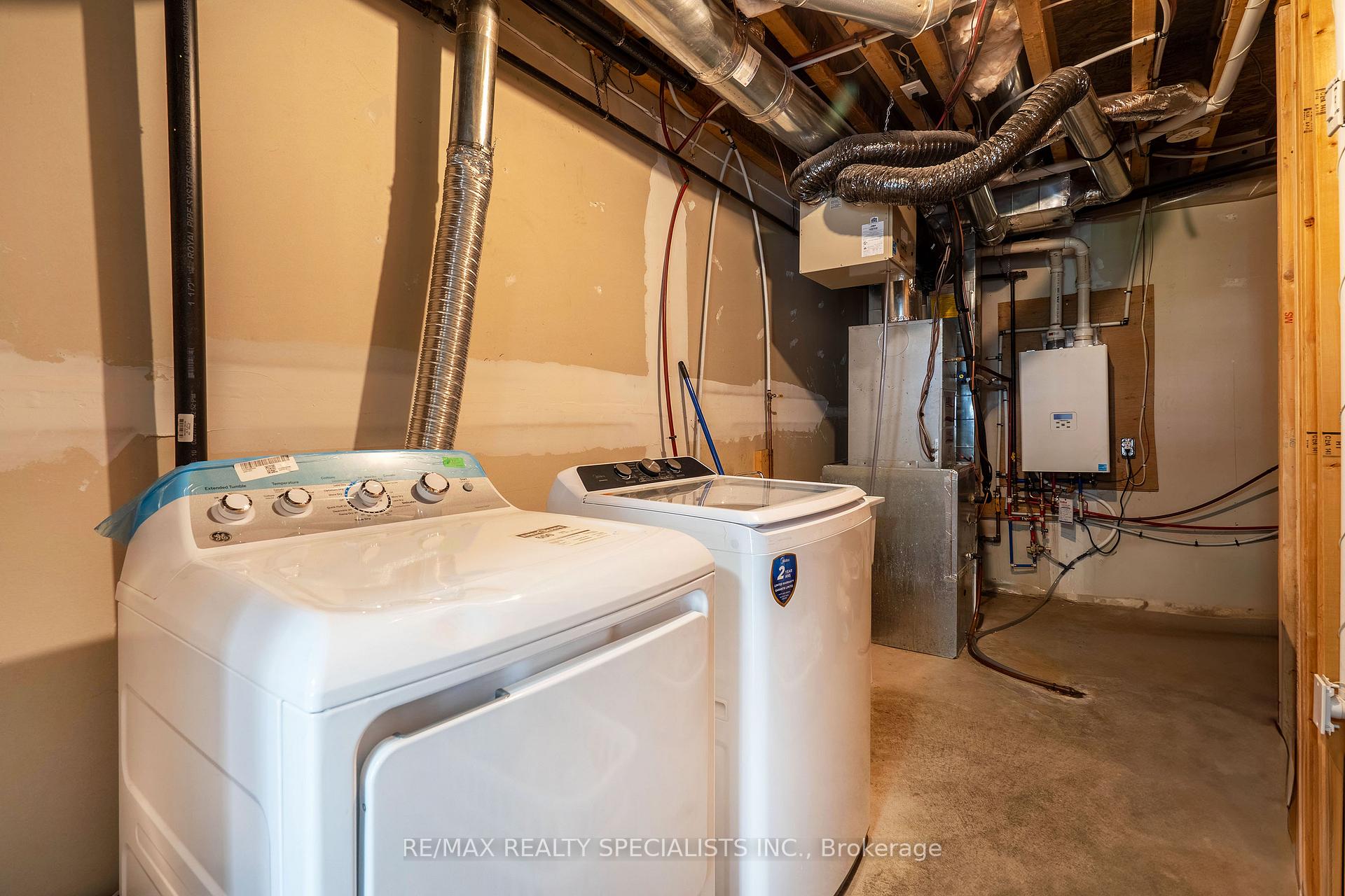 Photo 15 of 912 Nadalin Heights, Milton, Willmott — HOMEH