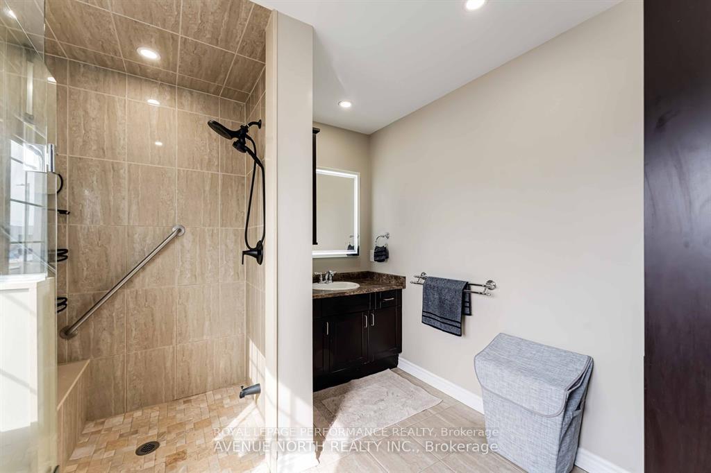 Photo 9 of 152 Eclipse Crescent, Ottawa, Notting Hill/Summerside — HOMEH