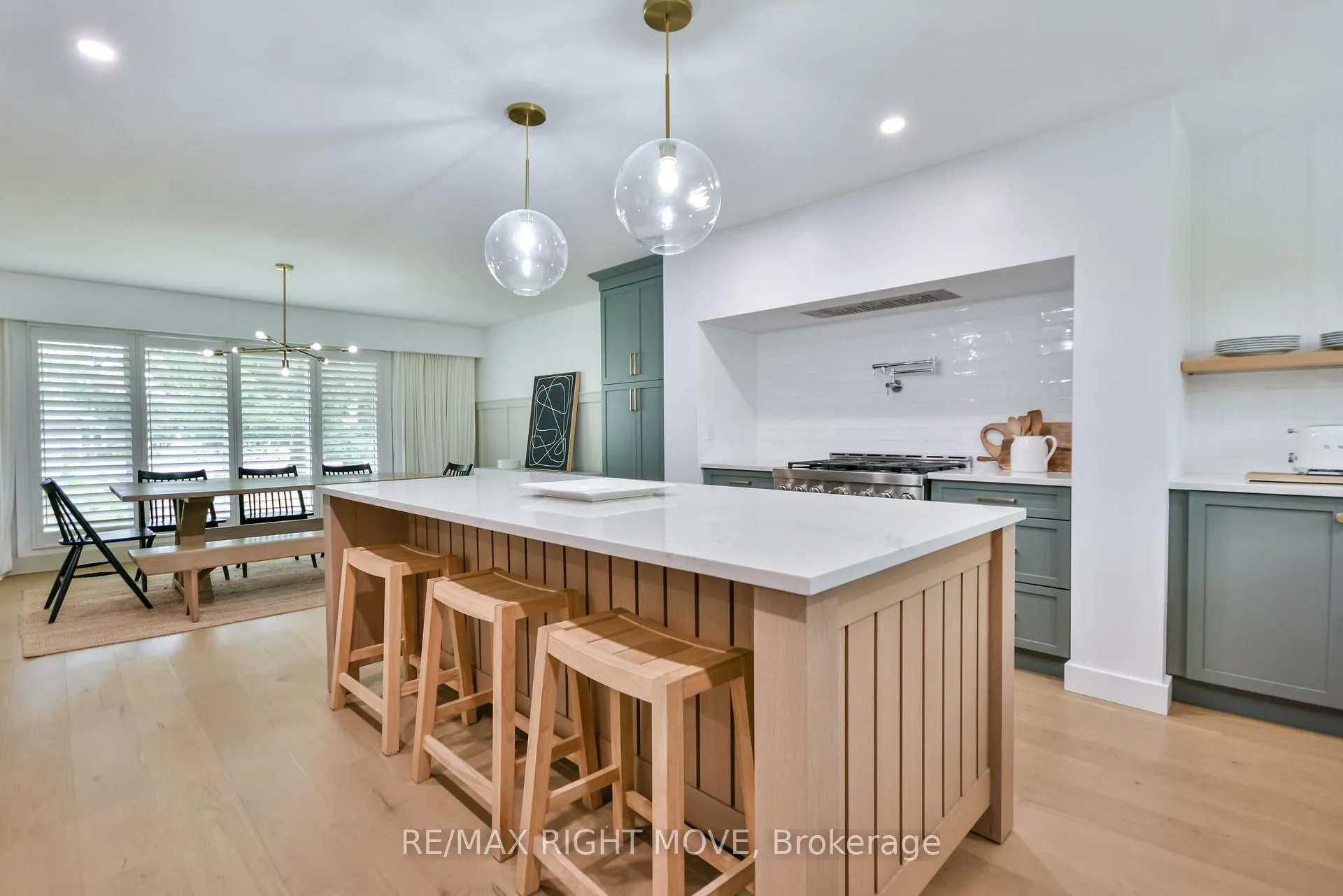 Photo 8 of 407 Bay Street, Orillia — HOMEH