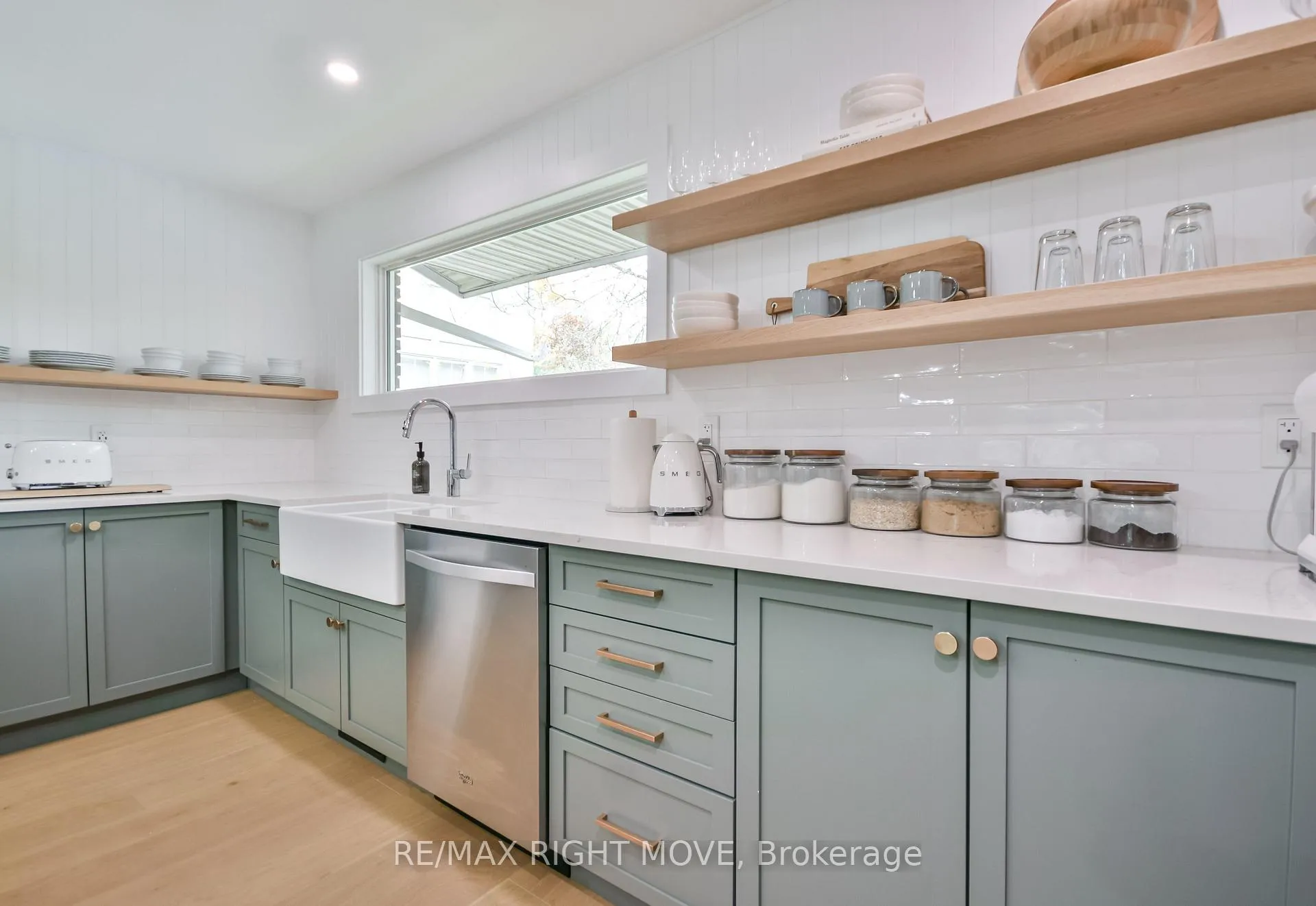Photo 12 of 407 Bay Street, Orillia — HOMEH