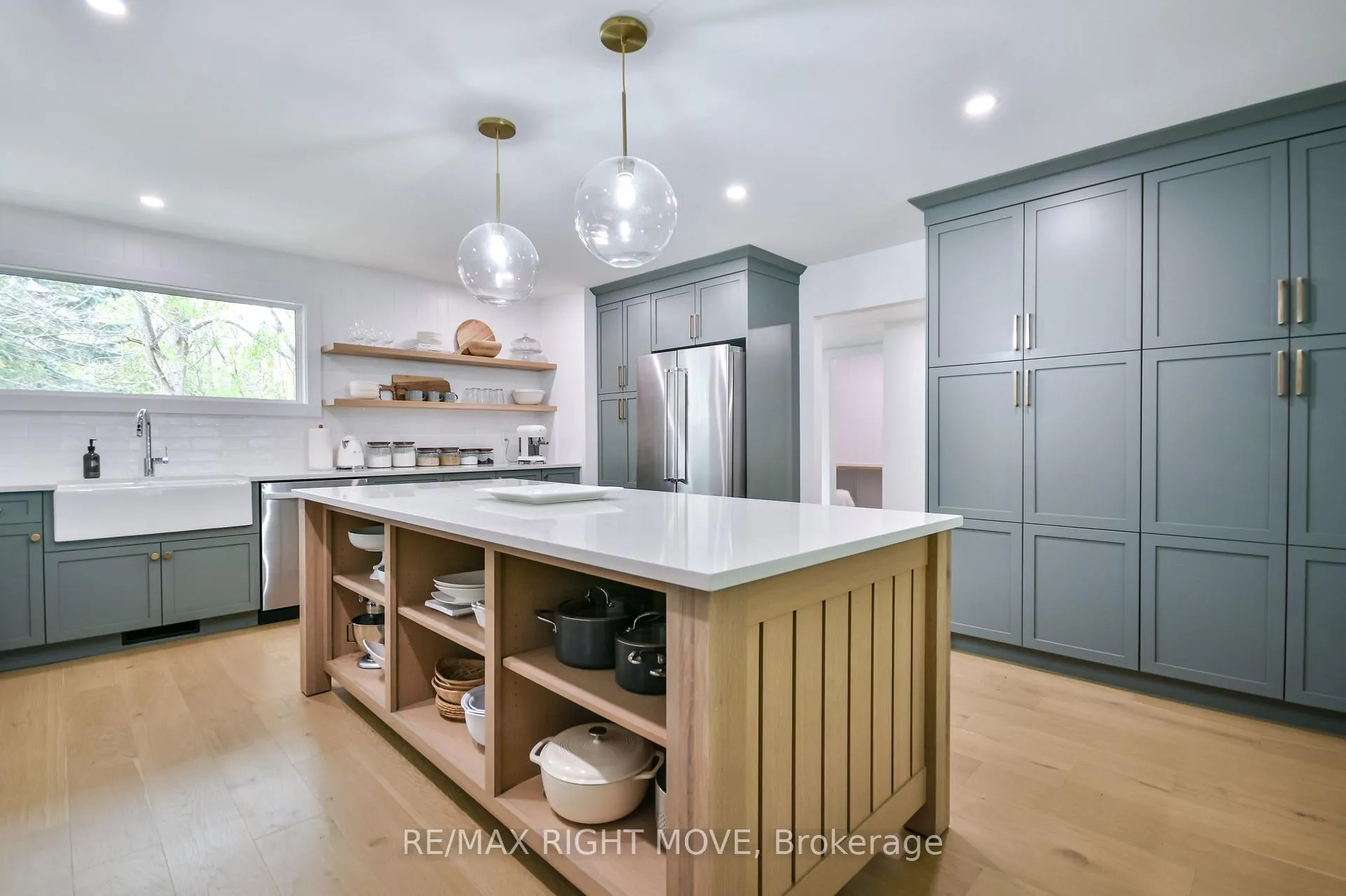 Photo 13 of 407 Bay Street, Orillia — HOMEH