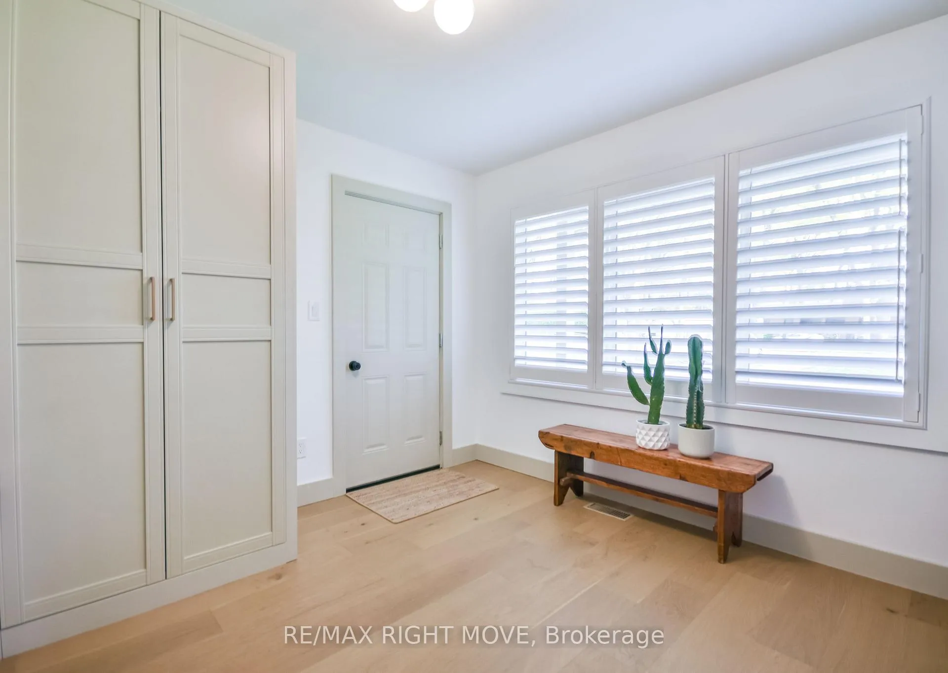 Photo 19 of 407 Bay Street, Orillia — HOMEH