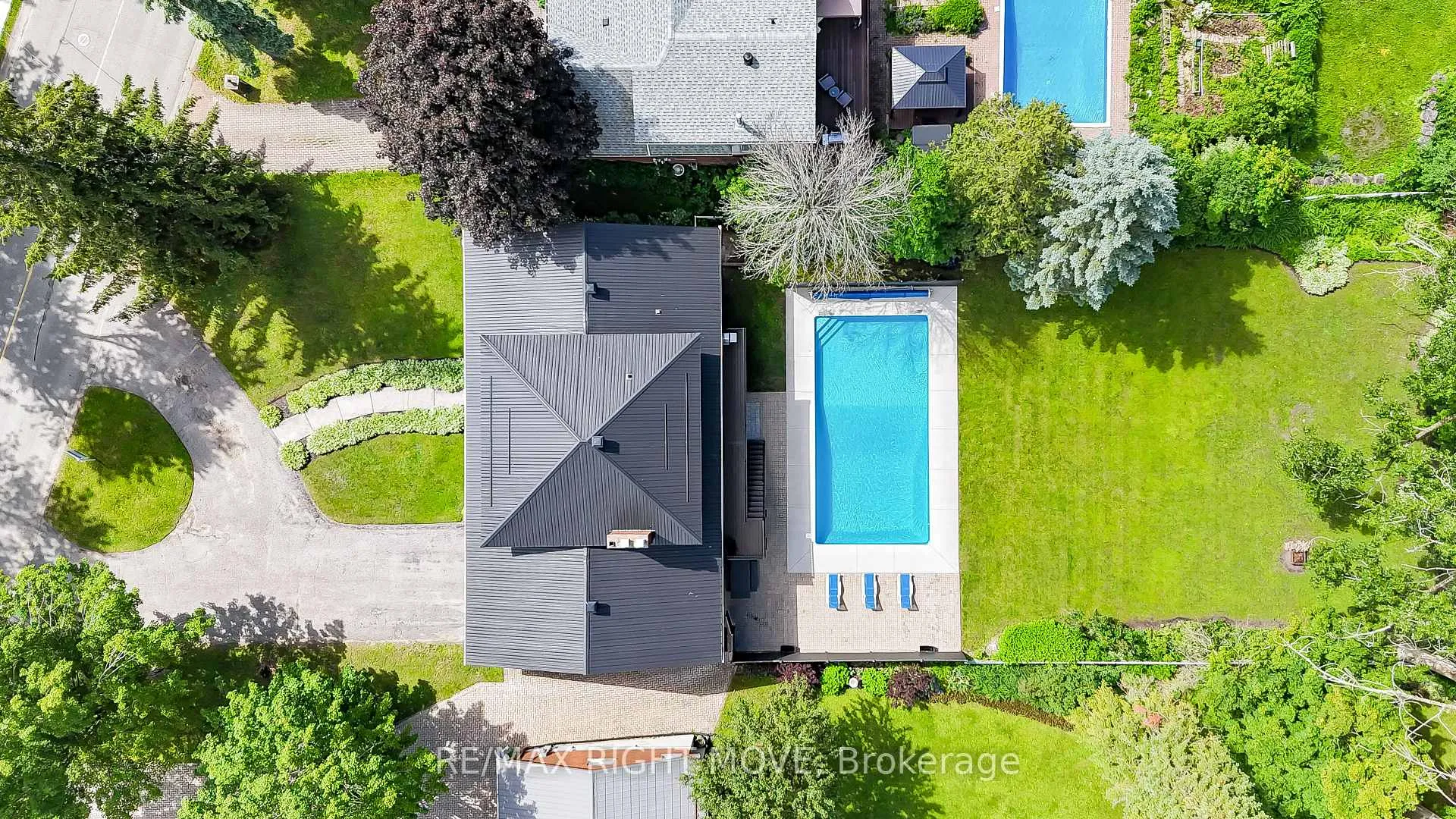 Photo 41 of 407 Bay Street, Orillia — HOMEH