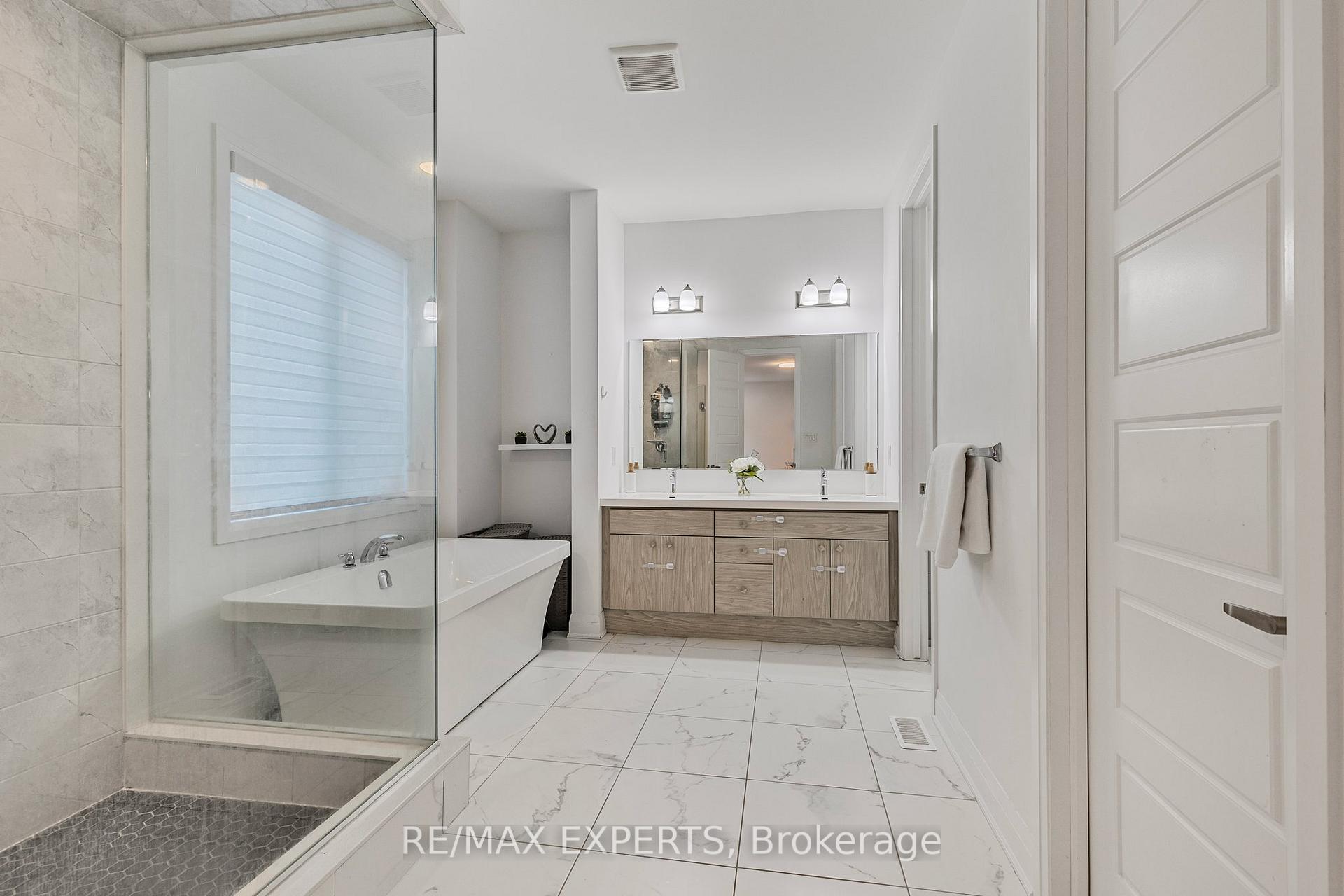 Photo 21 of 1411 Lobelia Cresent Crescent, Milton, Walker — HOMEH