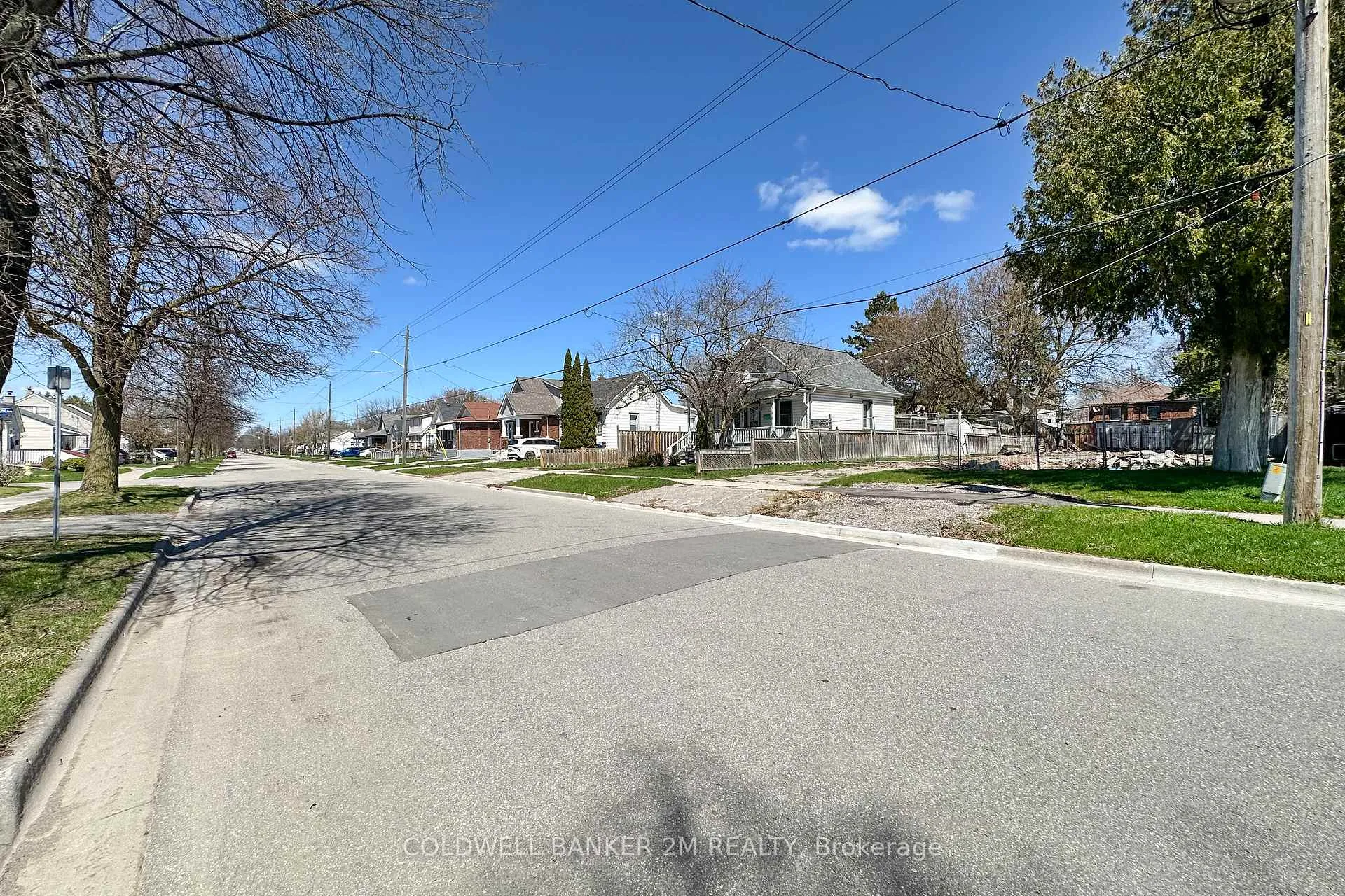 Photo 2 of 305 Oshawa Boulevard S, Oshawa, Central — HOMEH