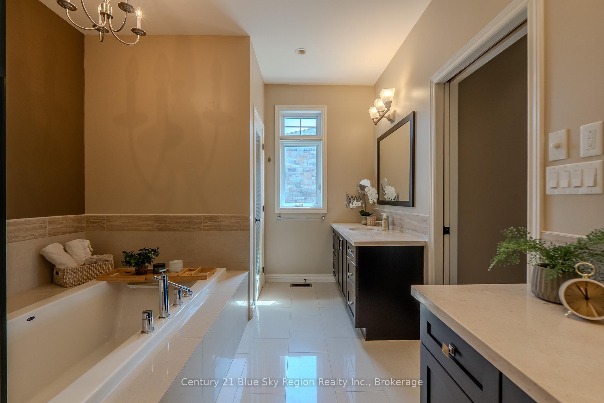 Photo 18 of 435 Surrey Drive, North Bay, Airport — HOMEH