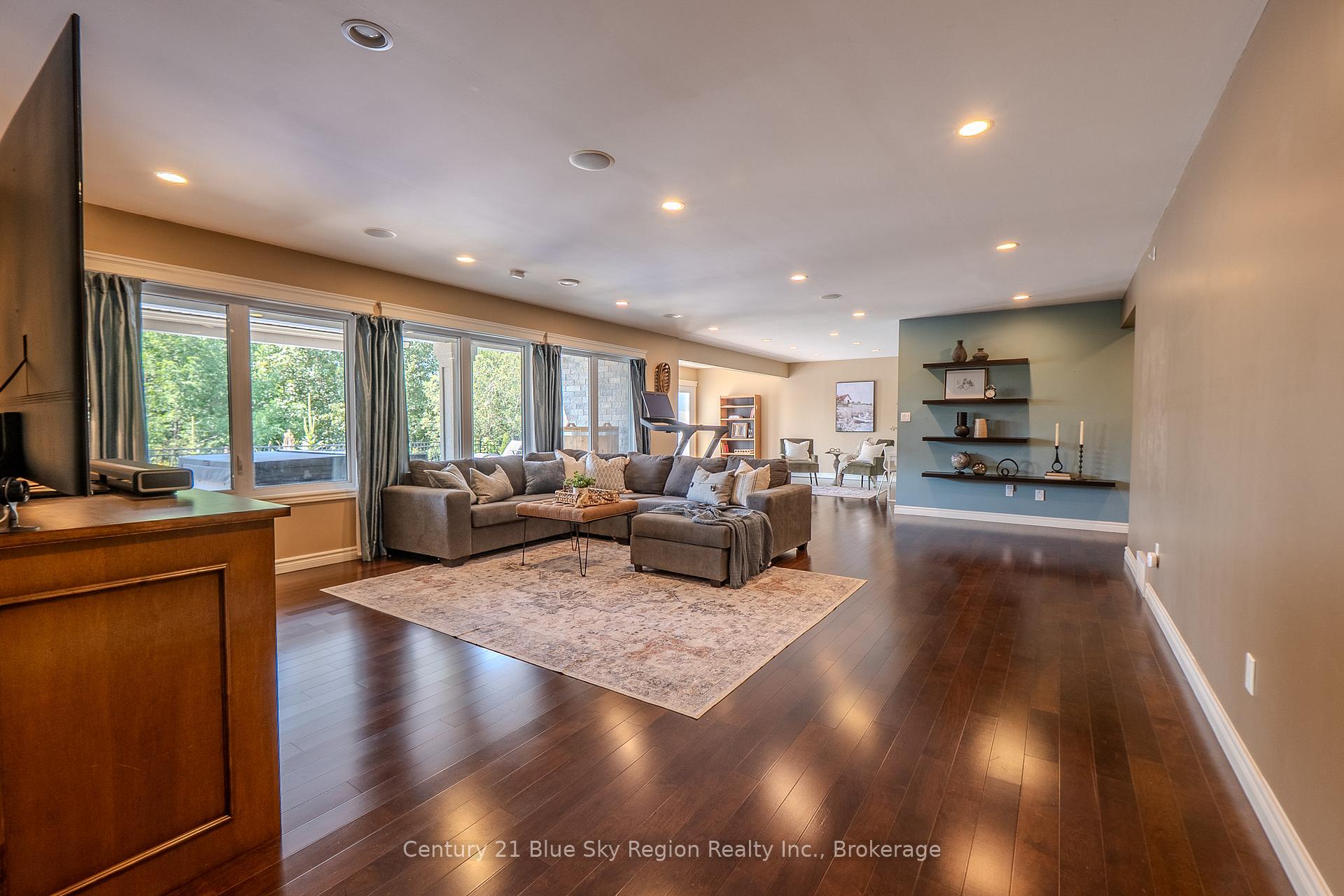 Photo 26 of 435 Surrey Drive, North Bay, Airport — HOMEH