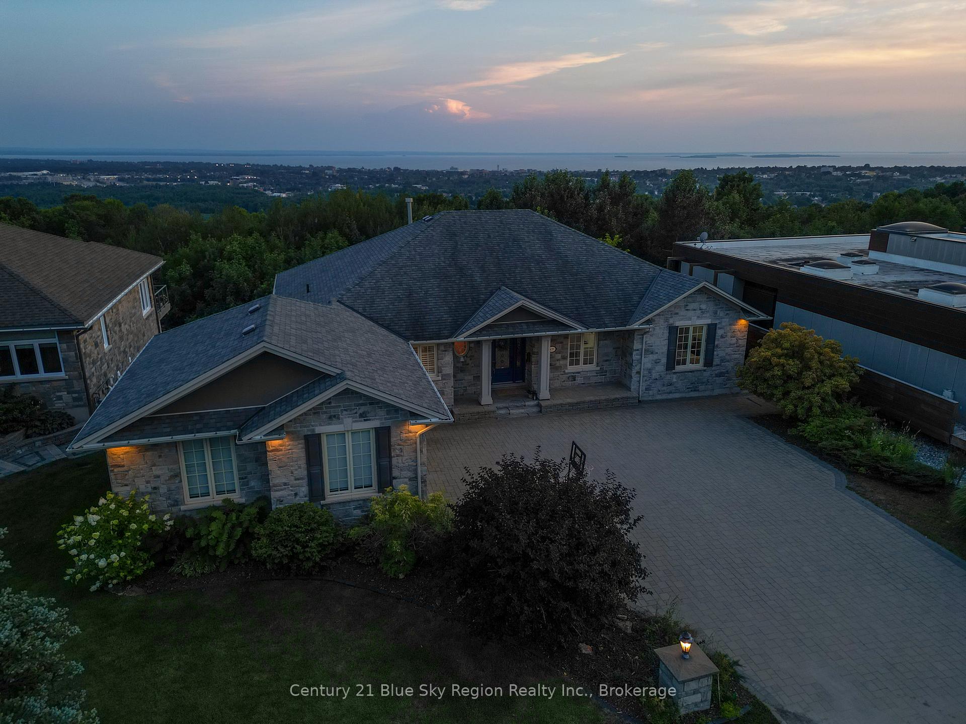 Photo 46 of 435 Surrey Drive, North Bay, Airport — HOMEH