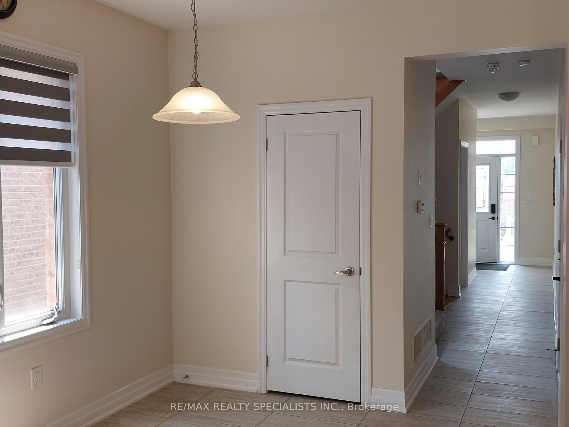 Photo 2 of 4355 Eclipse Way, Niagara Falls, Lyons Creek — HOMEH
