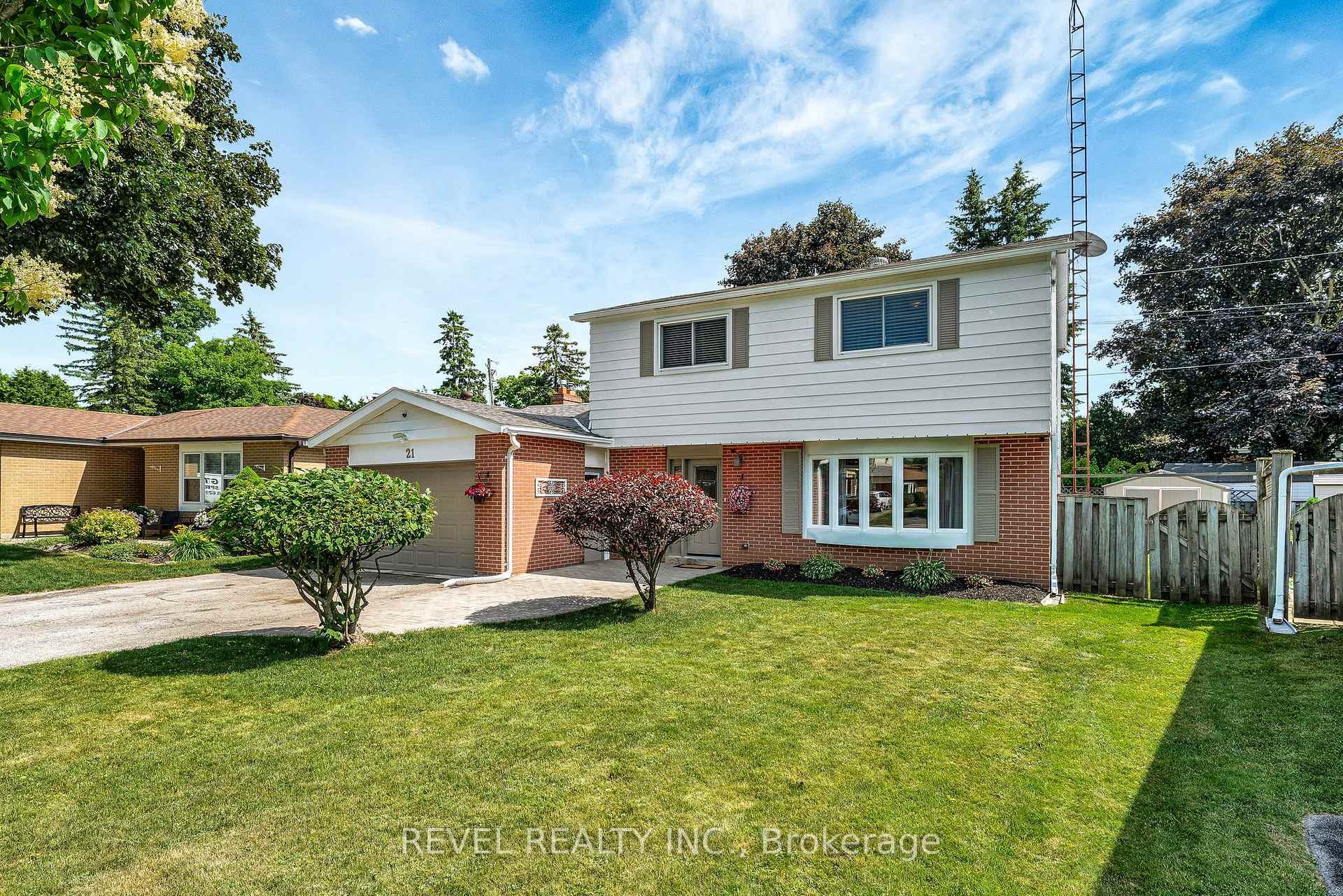 Photo 1 of 21 Adeline Avenue, New Tecumseth, Tottenham — HOMEH