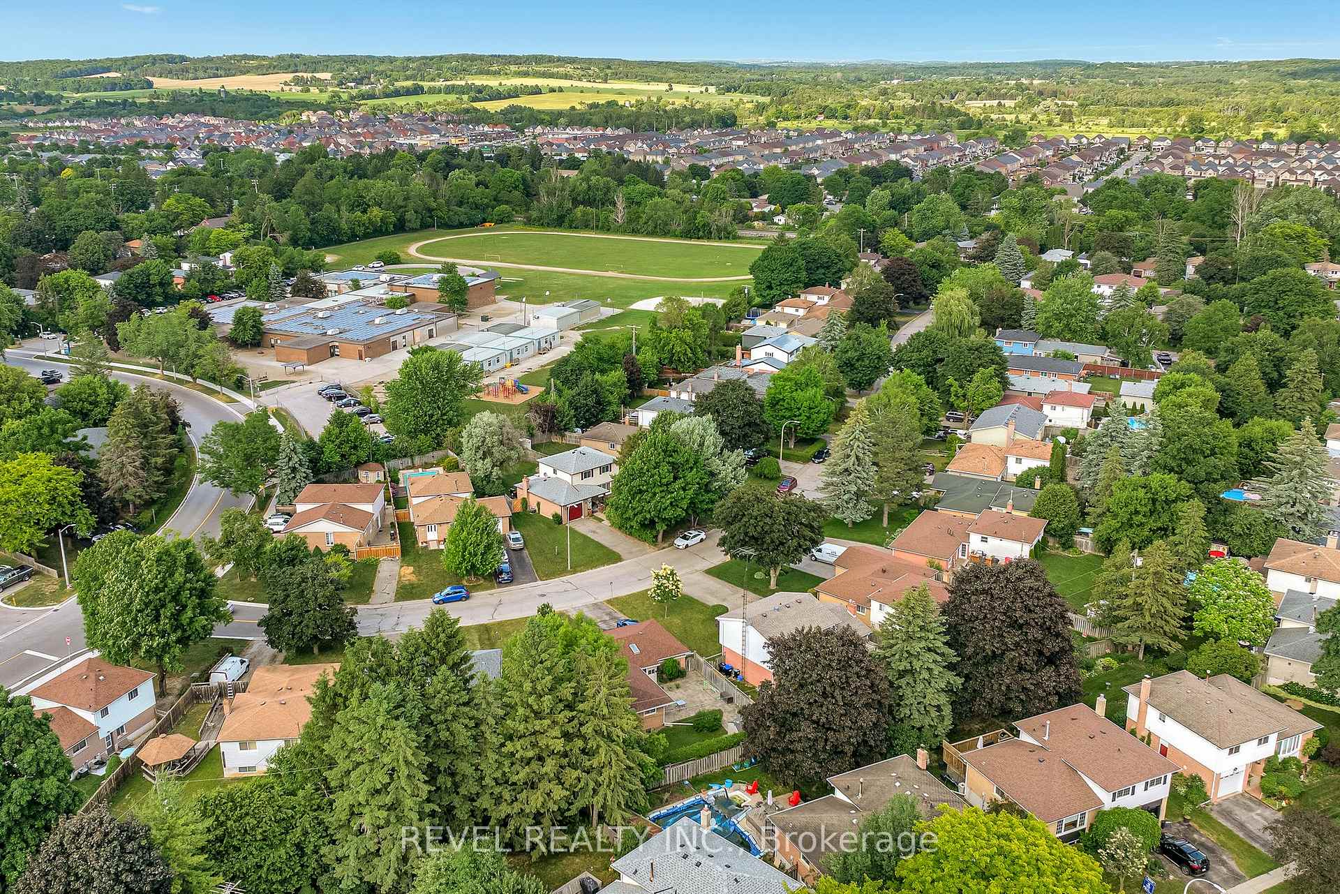 Photo 3 of 21 Adeline Avenue, New Tecumseth, Tottenham — HOMEH
