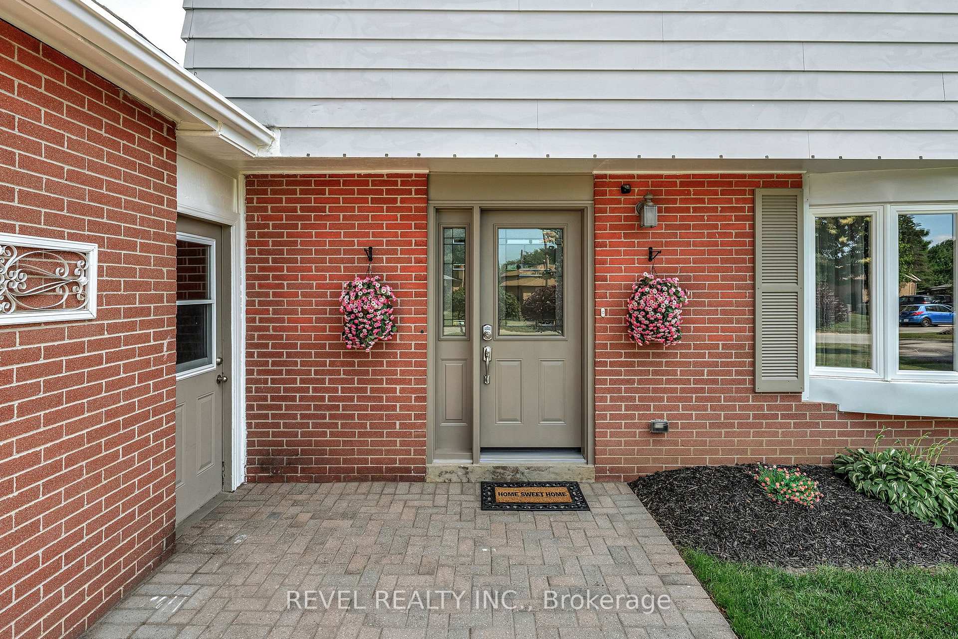 Photo 5 of 21 Adeline Avenue, New Tecumseth, Tottenham — HOMEH
