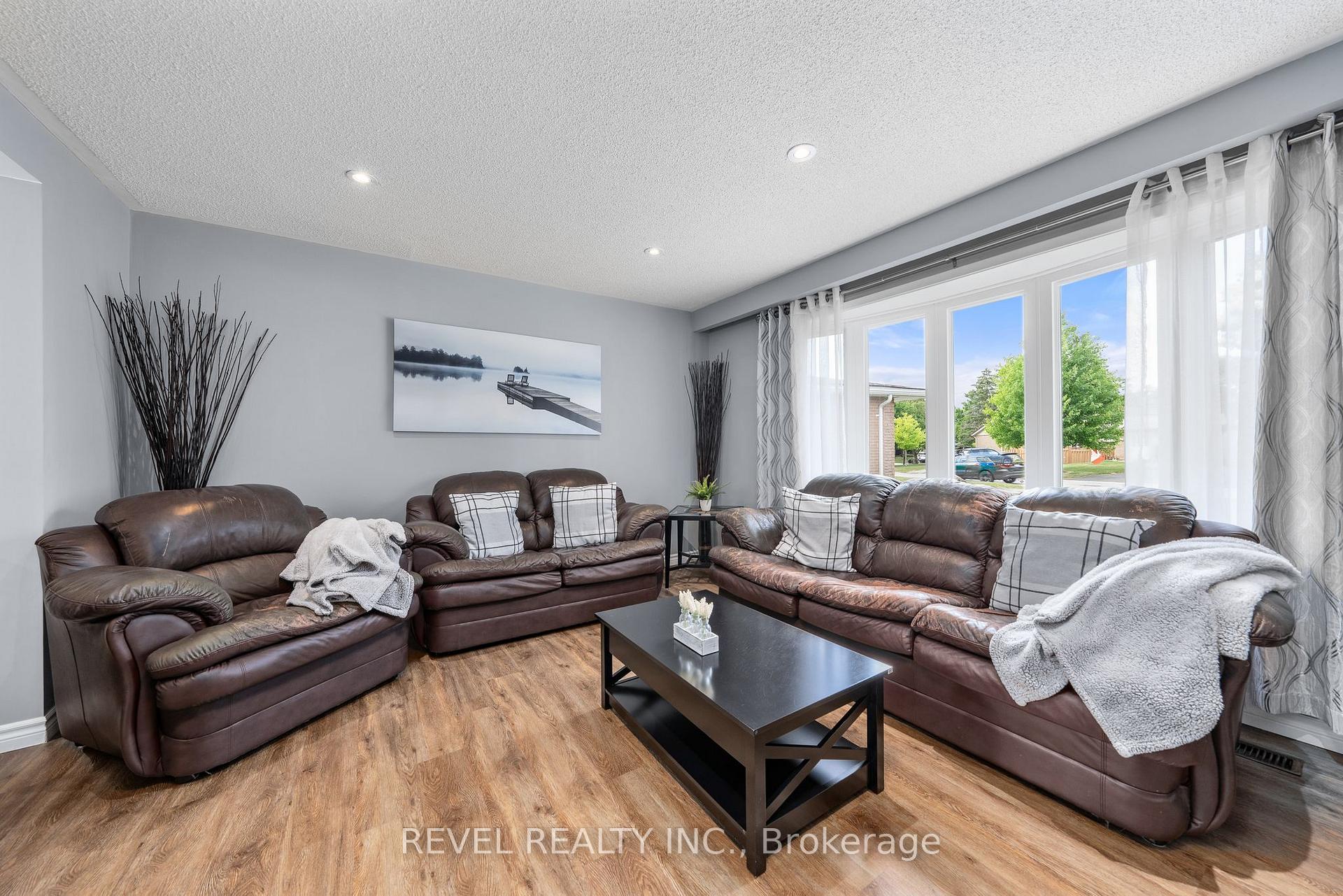 Photo 9 of 21 Adeline Avenue, New Tecumseth, Tottenham — HOMEH
