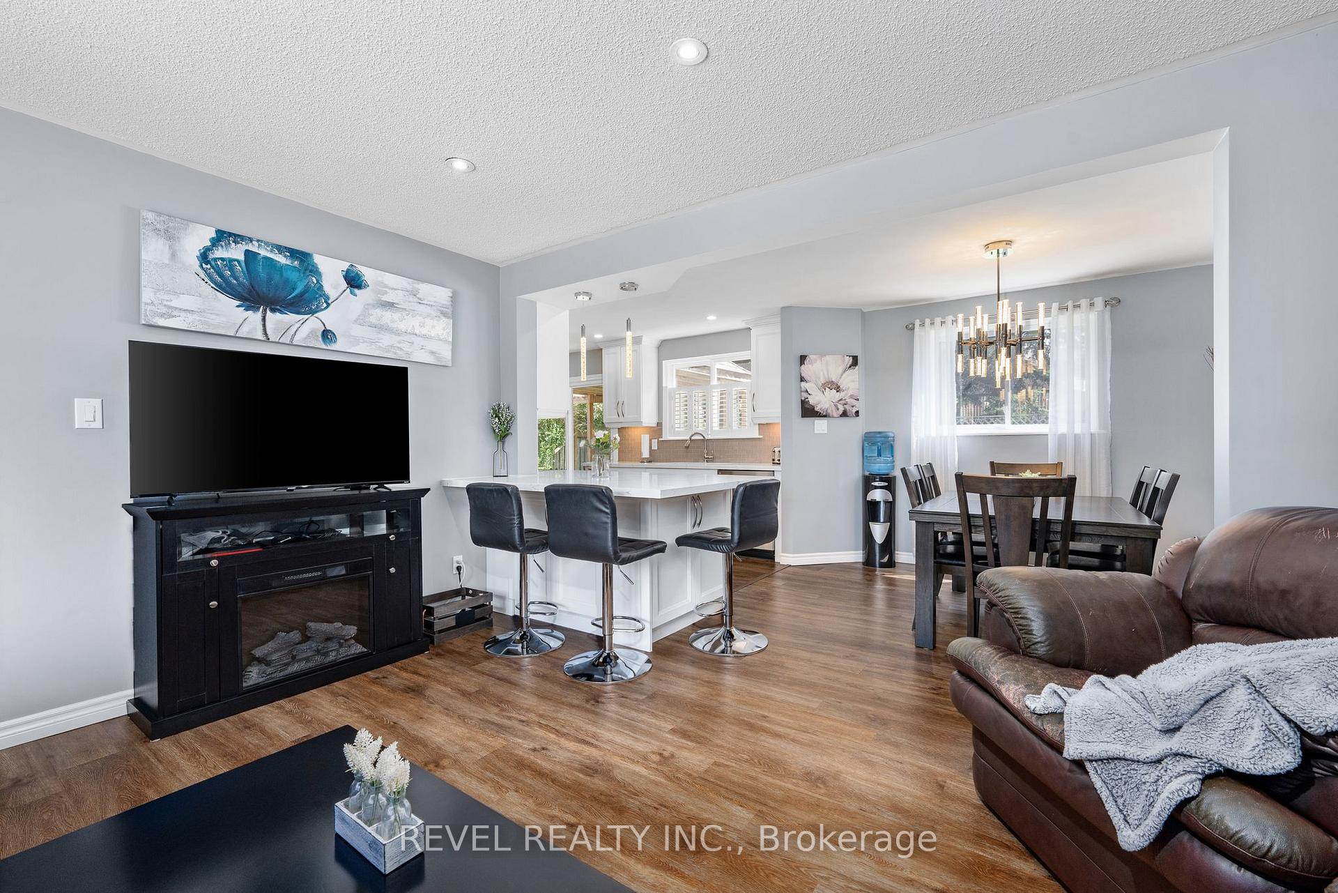 Photo 11 of 21 Adeline Avenue, New Tecumseth, Tottenham — HOMEH