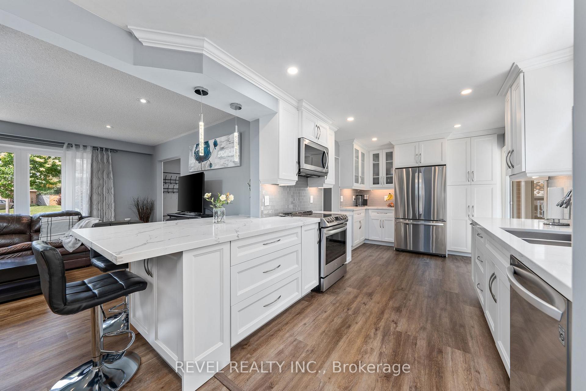 Photo 15 of 21 Adeline Avenue, New Tecumseth, Tottenham — HOMEH