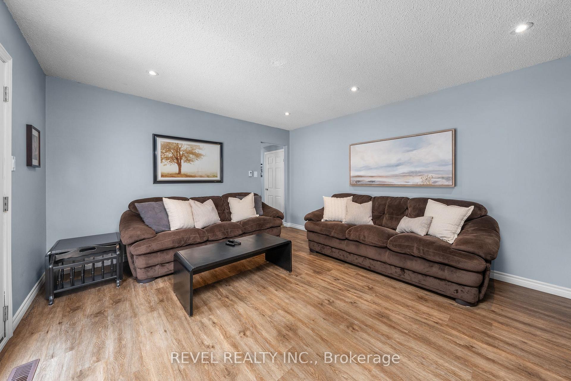 Photo 23 of 21 Adeline Avenue, New Tecumseth, Tottenham — HOMEH
