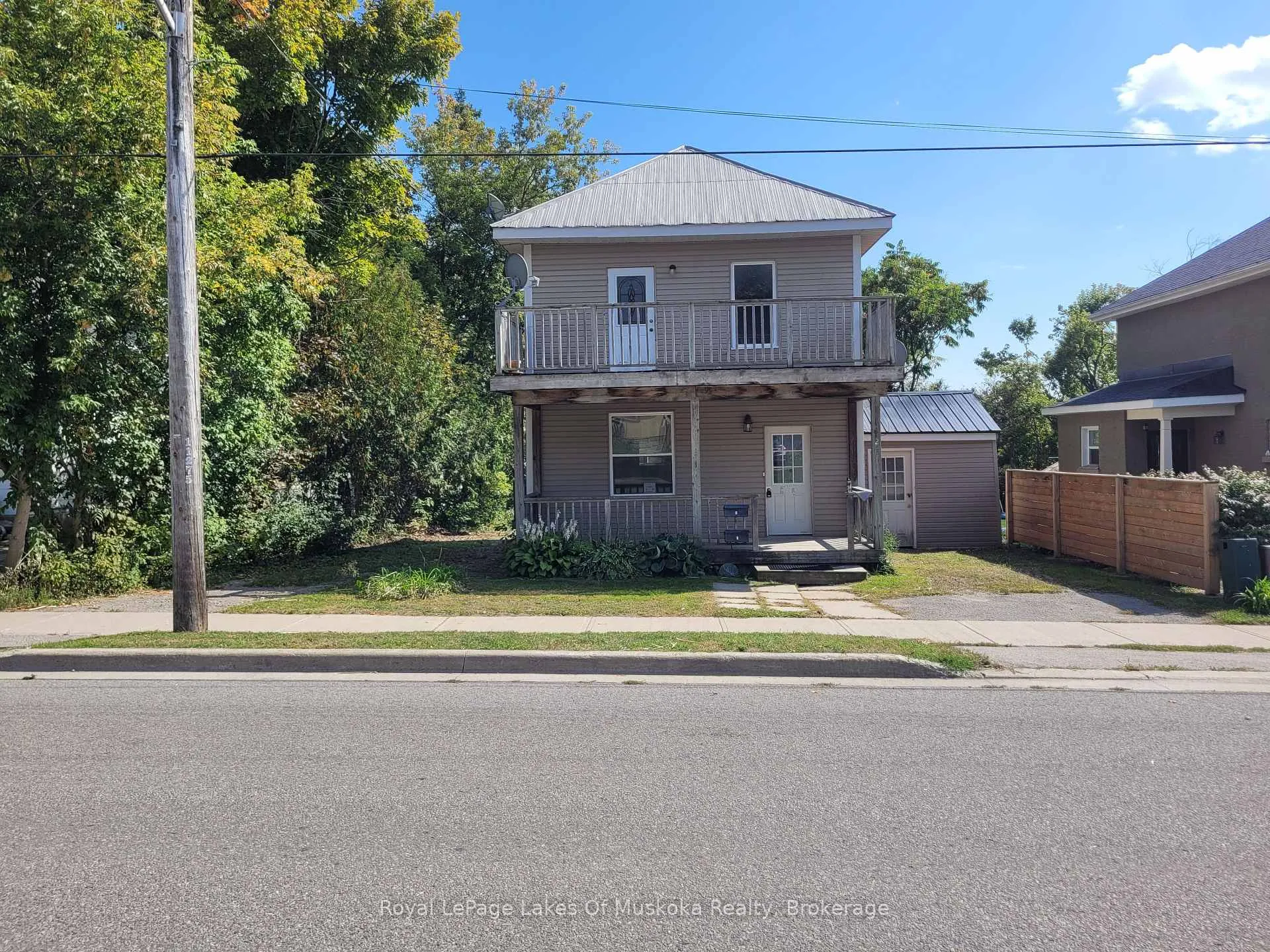 Front of 227 Nottawasaga Street